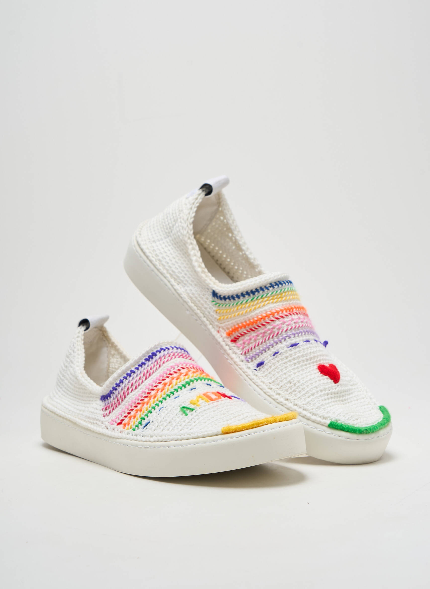 Slip-on batai apvalus mygtukas plokščias kulnas iki 3 cm baltas AMROSE moteris