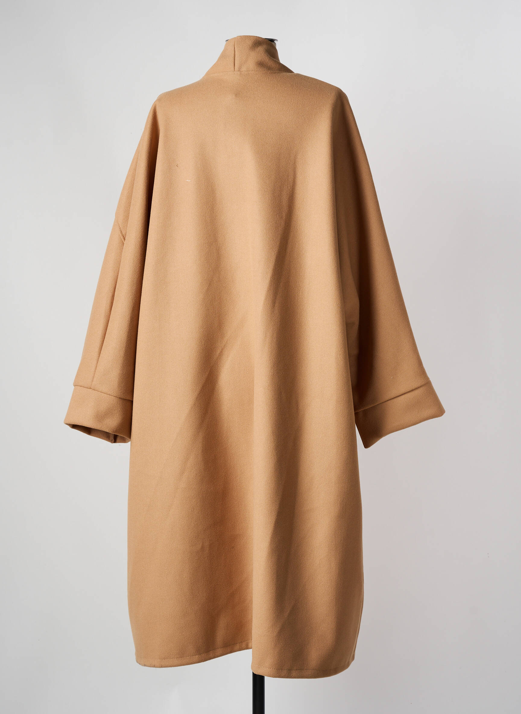 Ilgas paltas tiesi kirpimas be gobtuvų bežinis NEW COLLECTION moteris