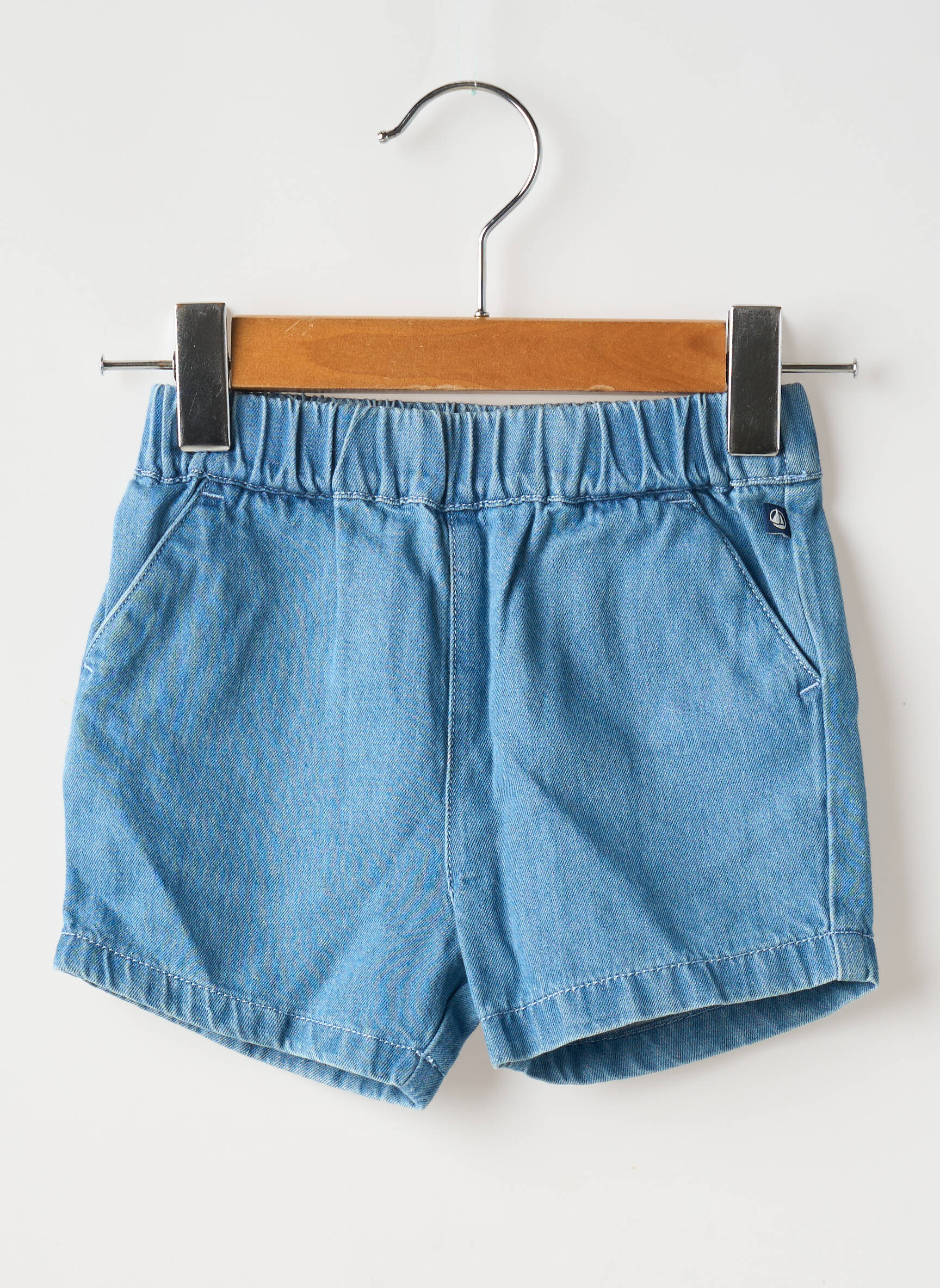 Šortas popelinos audinys, kuris pasižymi lygiu ir tankiu paviršiumi. elastinė dydis mėlyna PETIT BATEAU berniukas