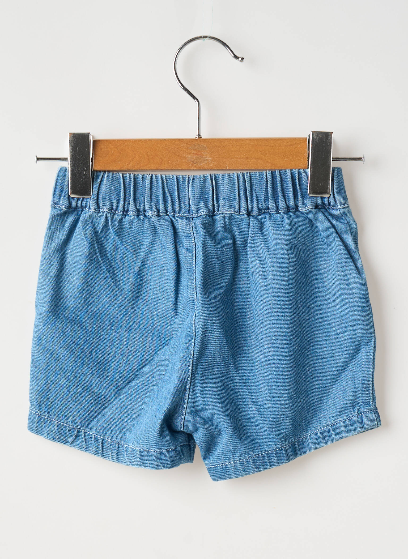 Šortas popelinos audinys, kuris pasižymi lygiu ir tankiu paviršiumi. elastinė dydis mėlyna PETIT BATEAU berniukas