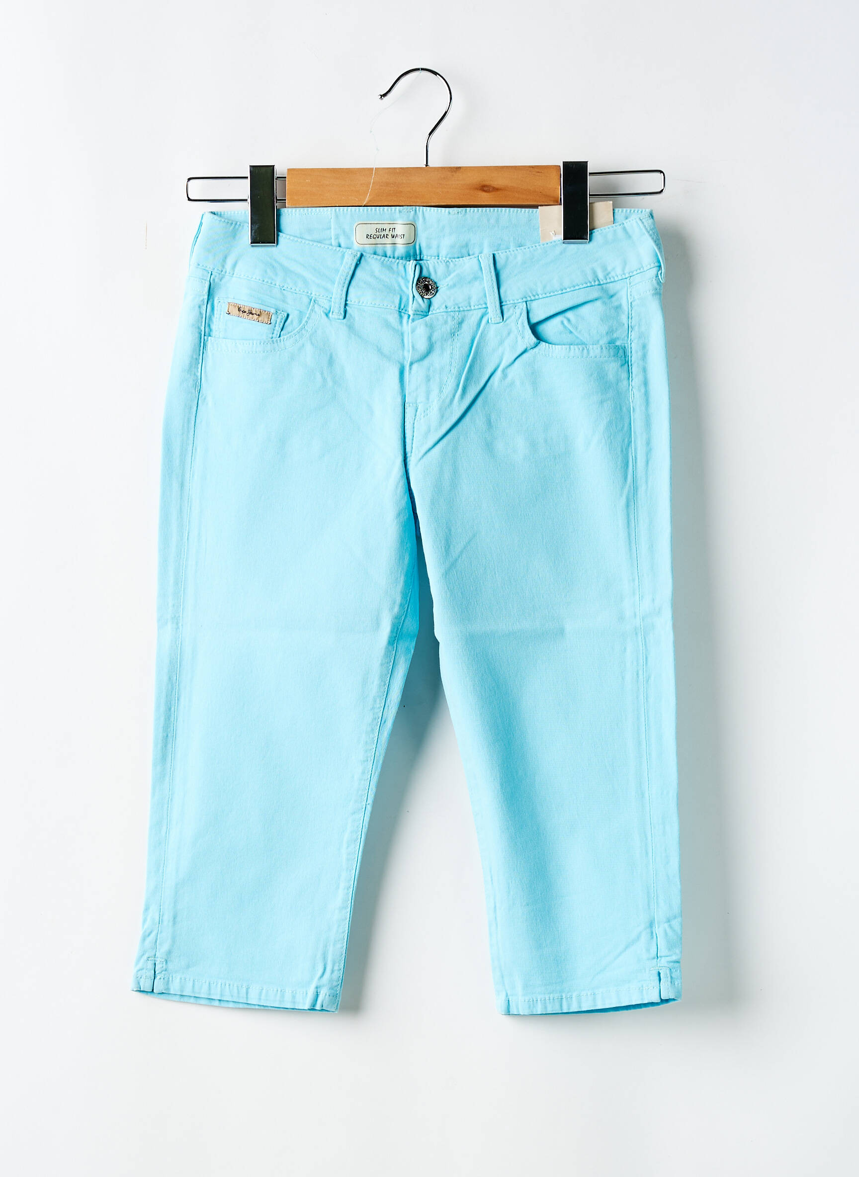 Bermudas popelinos audinys, kuris pasižymi lygiu ir tankiu paviršiumi. normala dydis mėlyna PEPE JEANS moteris
