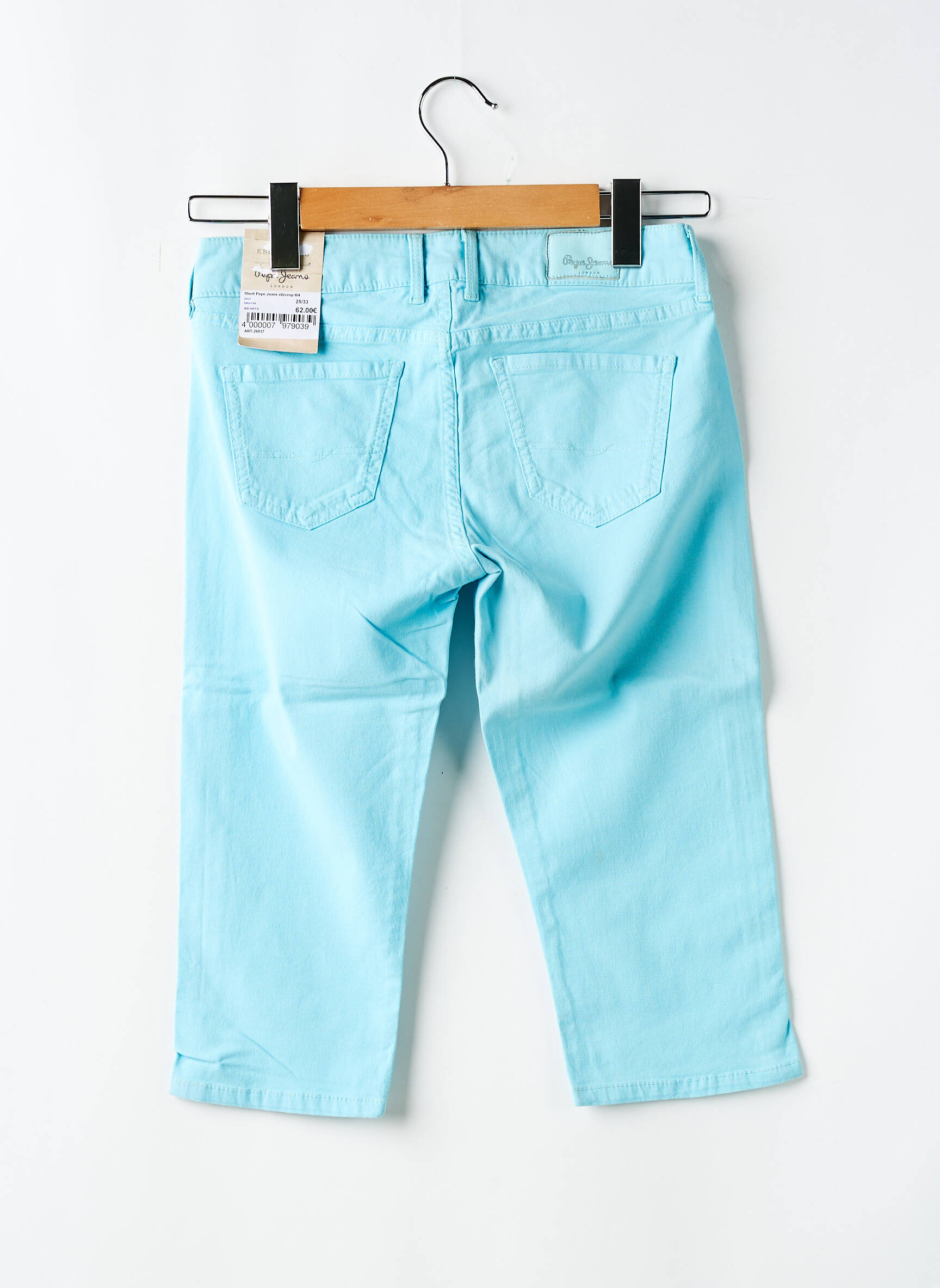 Bermudas popelinos audinys, kuris pasižymi lygiu ir tankiu paviršiumi. normala dydis mėlyna PEPE JEANS moteris