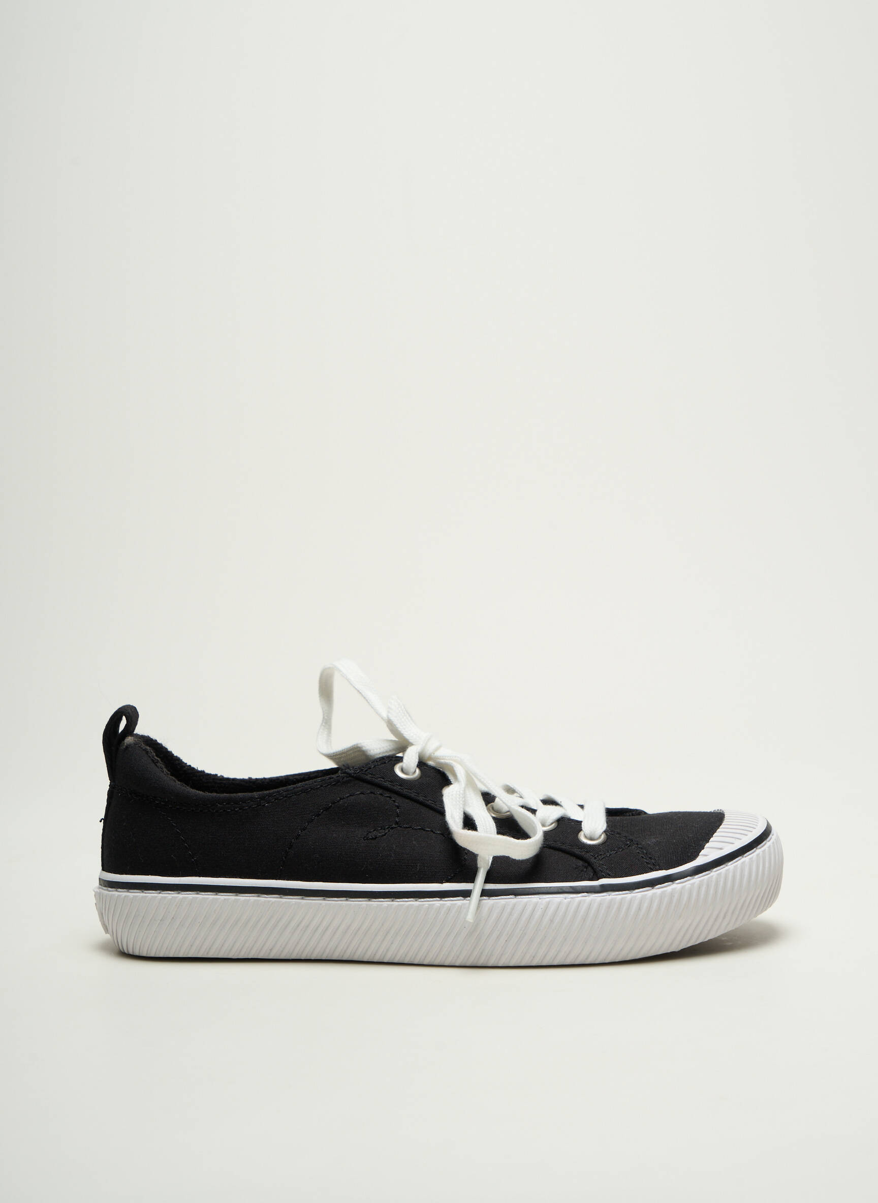 Bėgimo bateliai apvalus mygtukas plokščias kulnas iki 3 cm juodas SKECHERS moteris