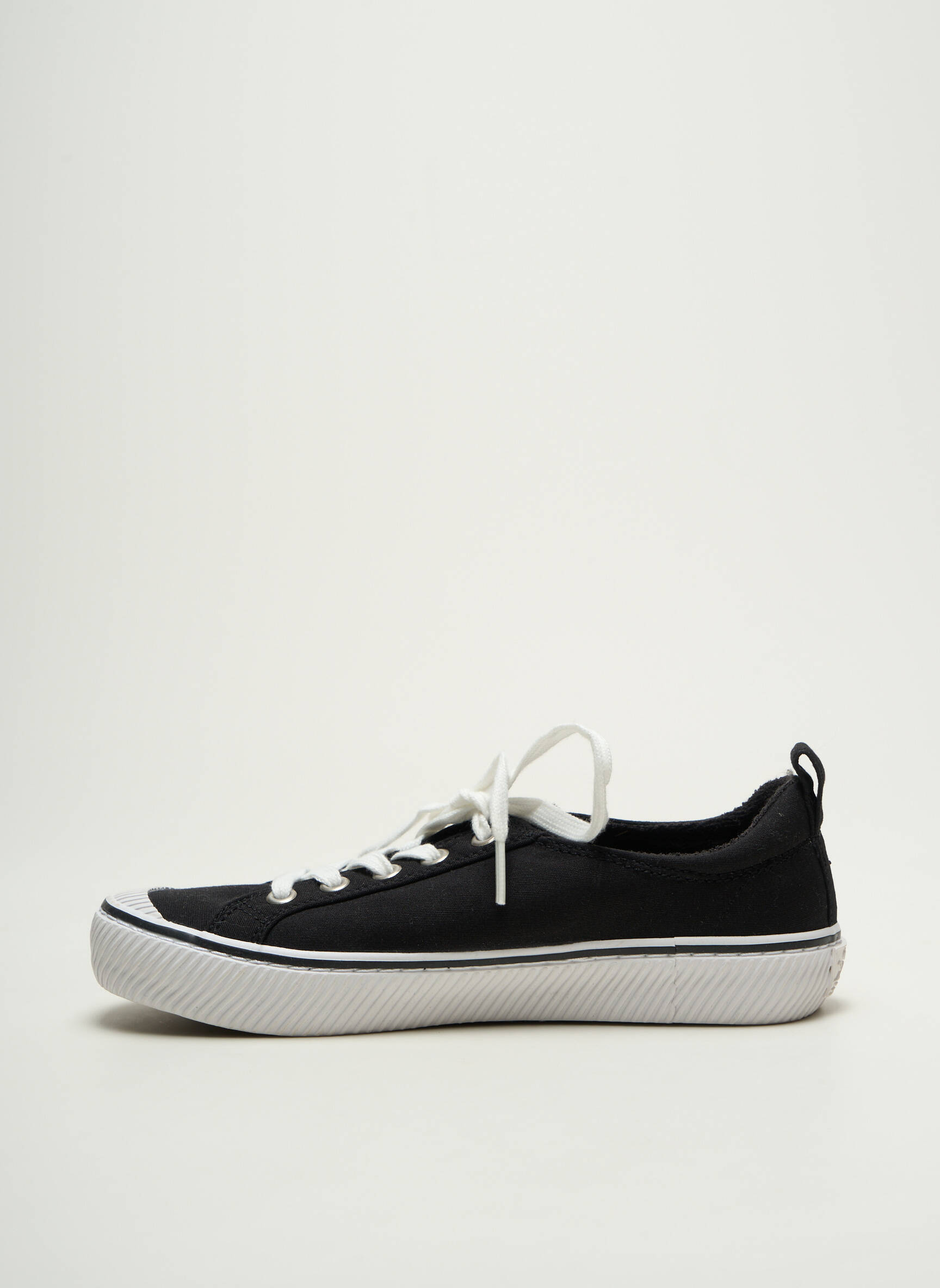 Bėgimo bateliai apvalus mygtukas plokščias kulnas iki 3 cm juodas SKECHERS moteris
