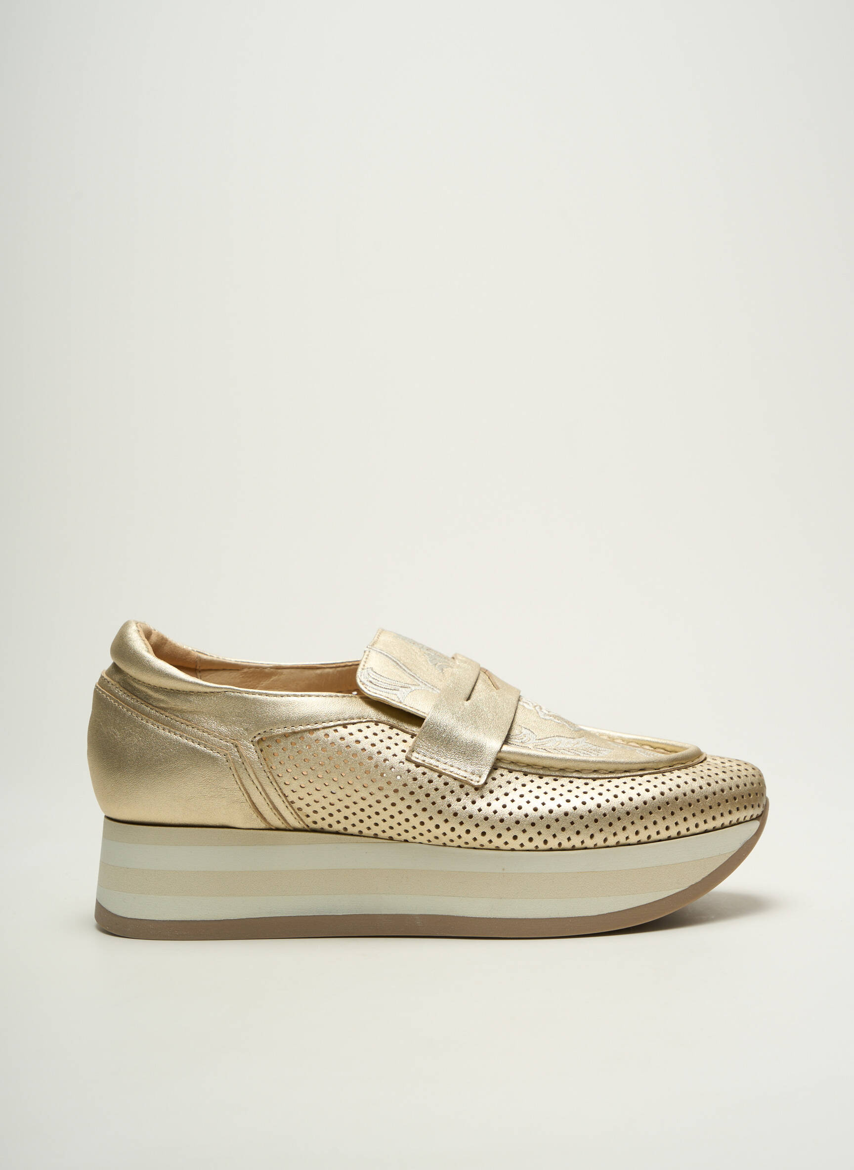 Slip-on batai kompensuotas kulnas kulnas nuo 4 iki 6 cm auksas SOFTWAVES moteris