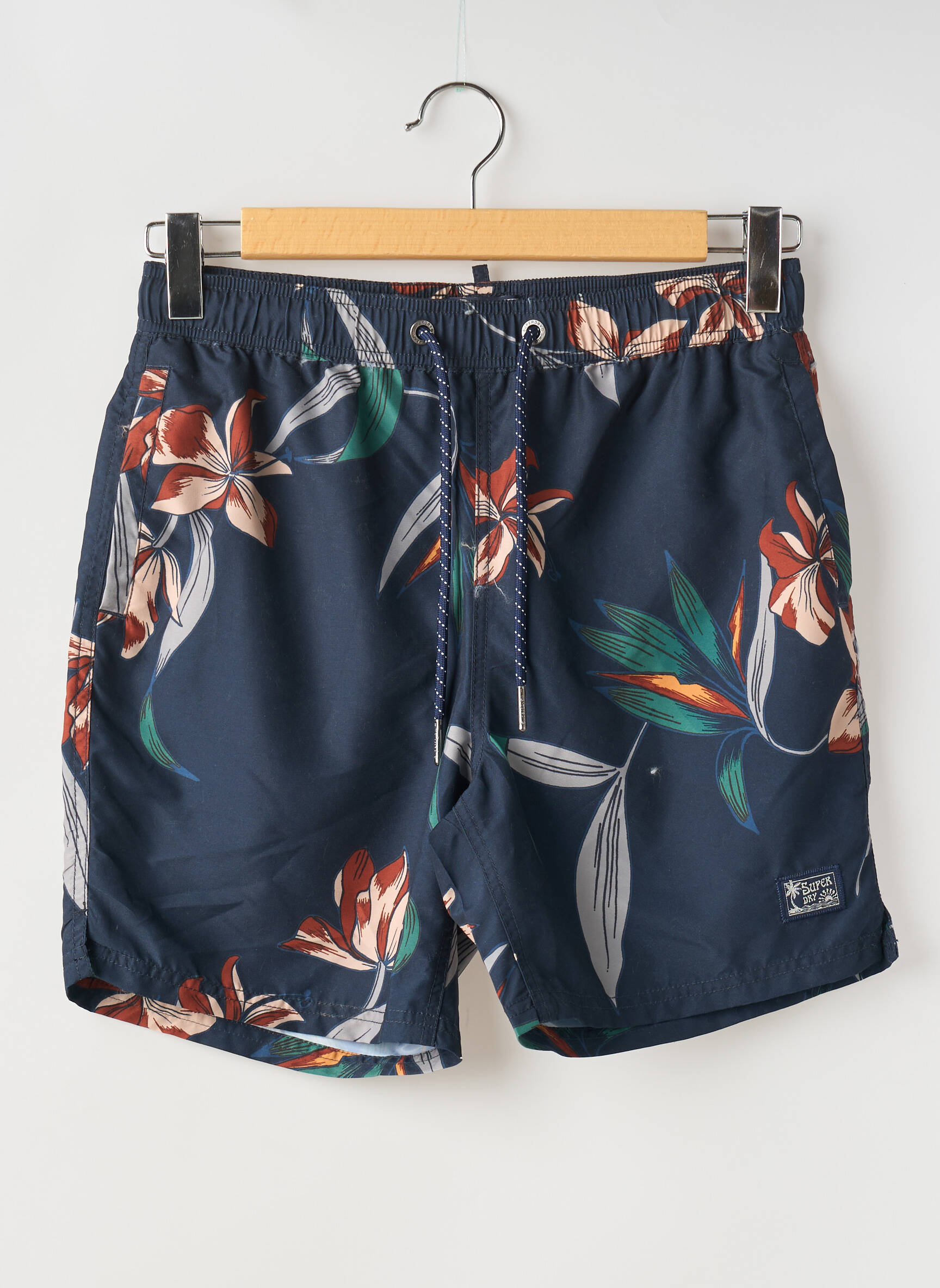 Maudymosi šortas popelinos audinys, kuris pasižymi lygiu ir tankiu paviršiumi. mėlyna SUPERDRY vyras