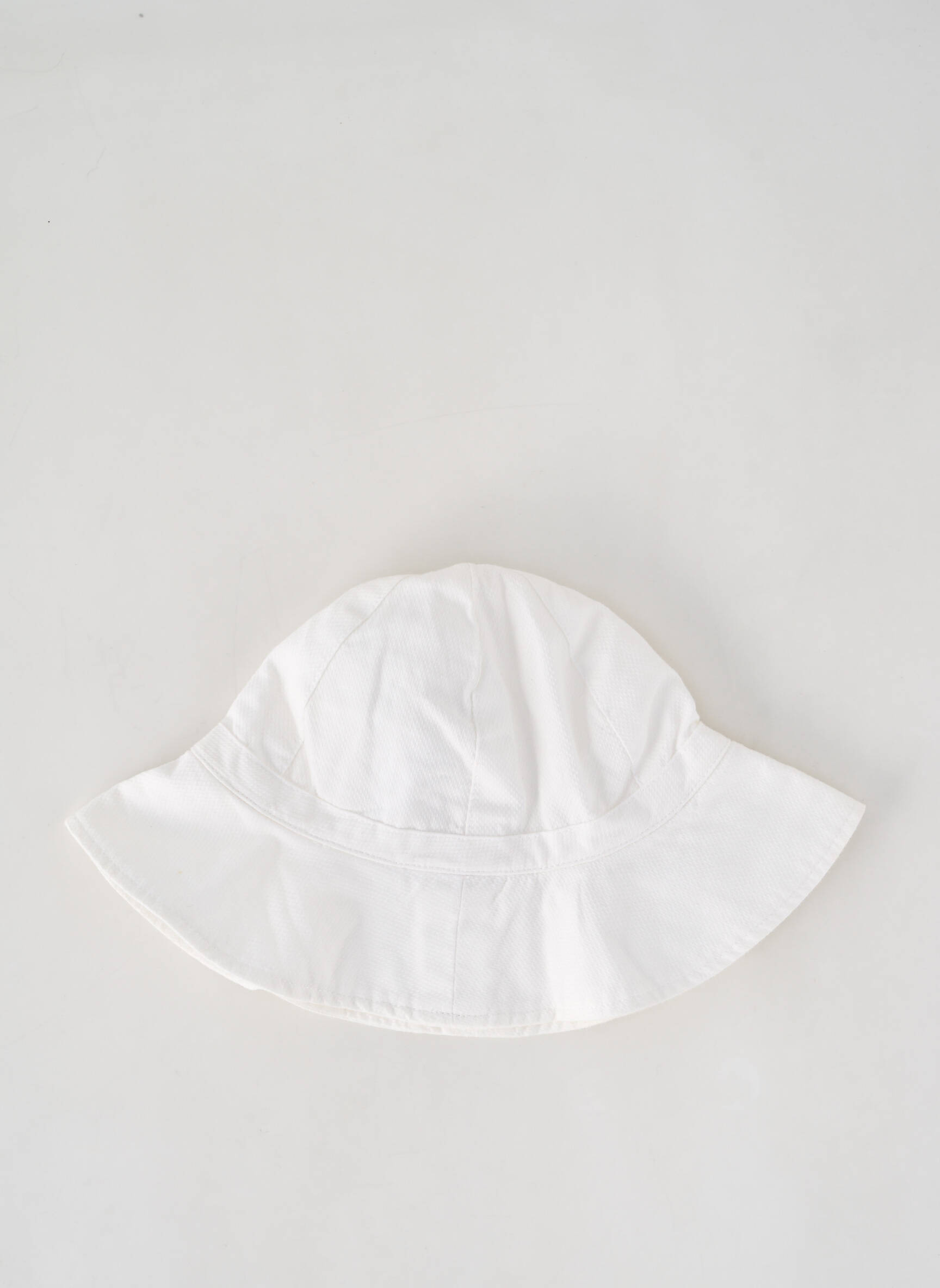 Skrybėlė pamušalas baltas PETIT BATEAU vaikas