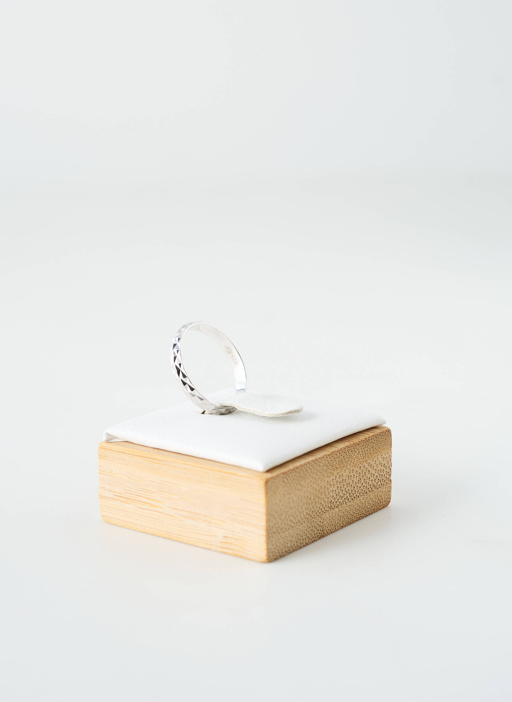 Žiedas sidabro medžiagos sidabrinė TATA GISELE moteris