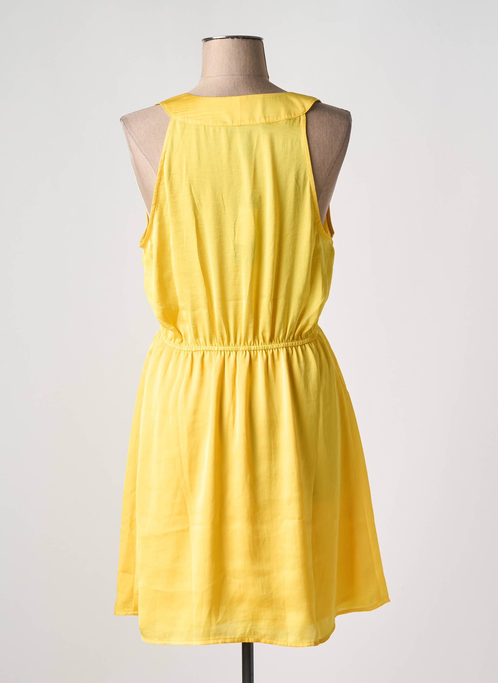 Pusilgių suknelė sklandi forma be rankų geltona BCBGMAXAZRIA moteris
