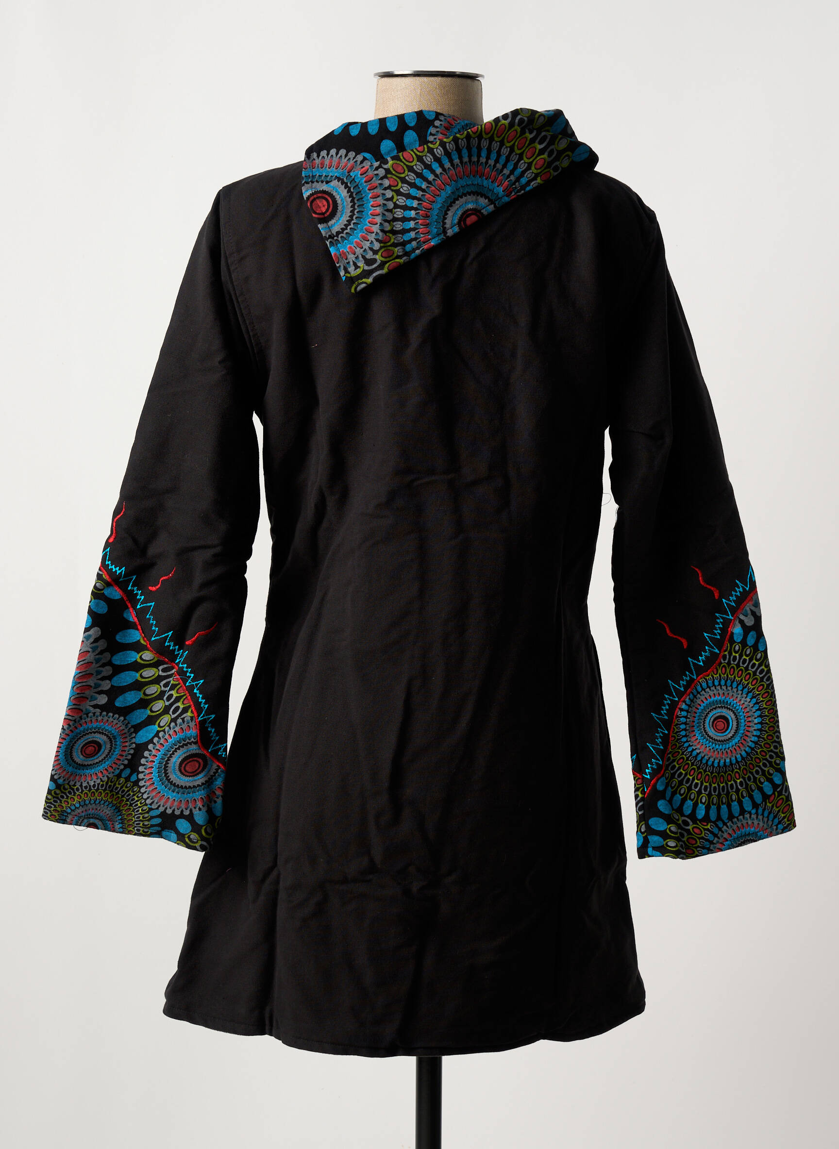 Kasdienis švarkas centrinė iškirptė juodas COTON DU MONDE moteris