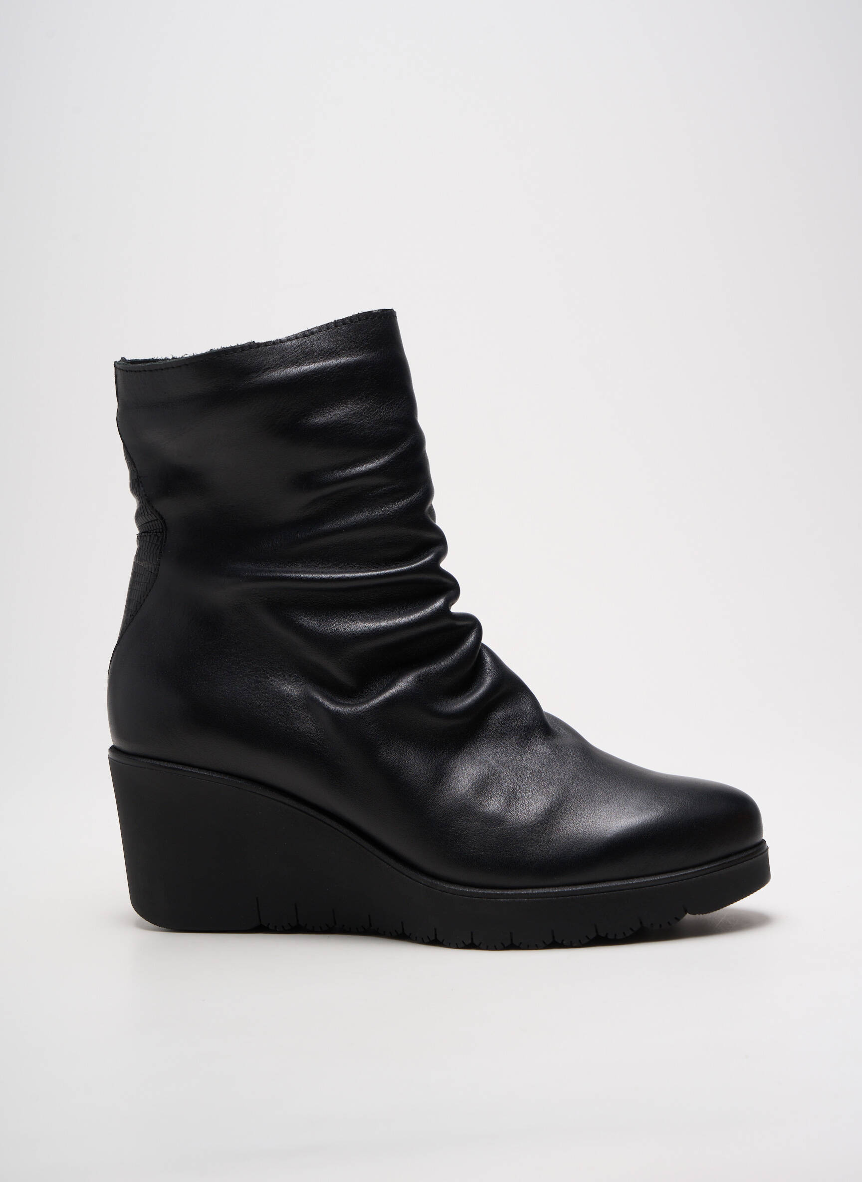 Batai/botai satino audinys kulnas nuo 7 iki 9 cm juodas PAULA URBAN moteris