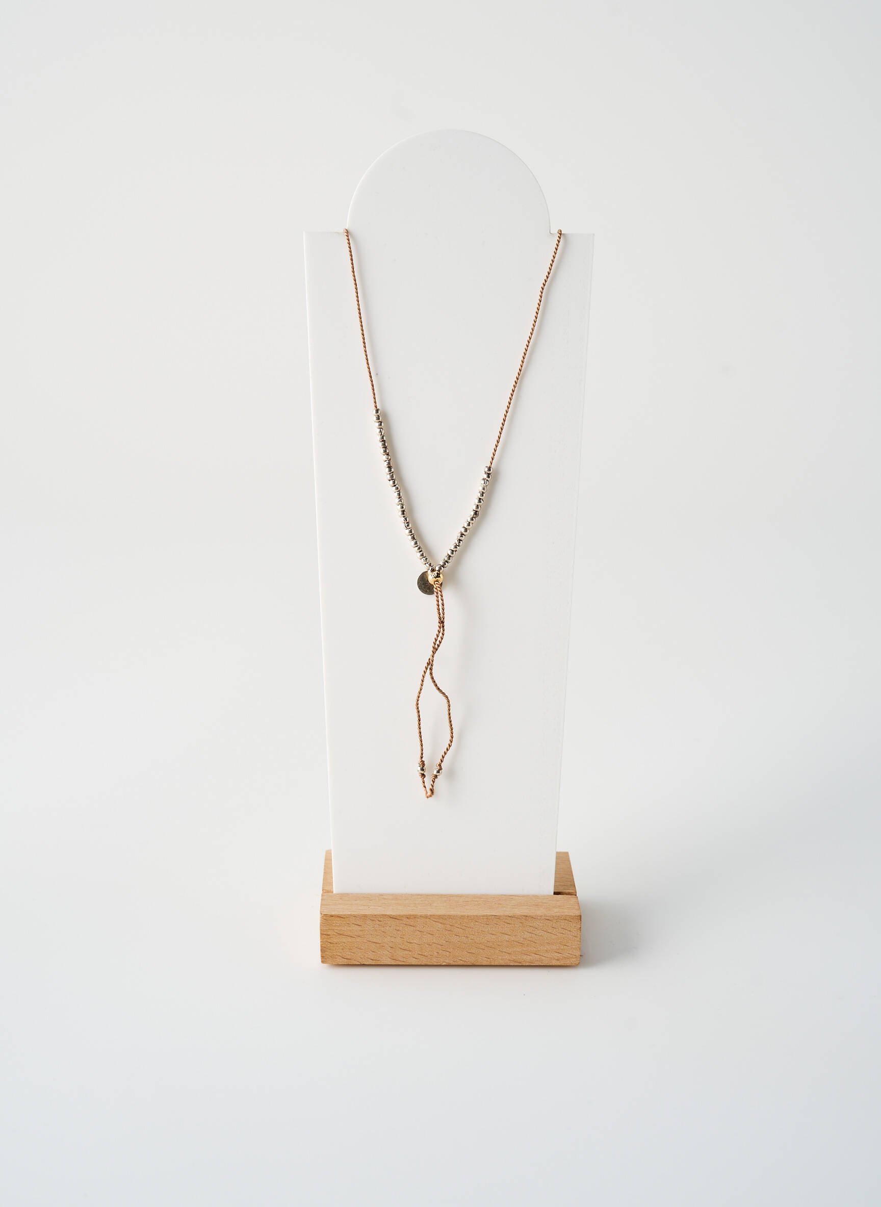 Kaklaraištis perlų ornamentas sidabrinė BY GARANCE moteris