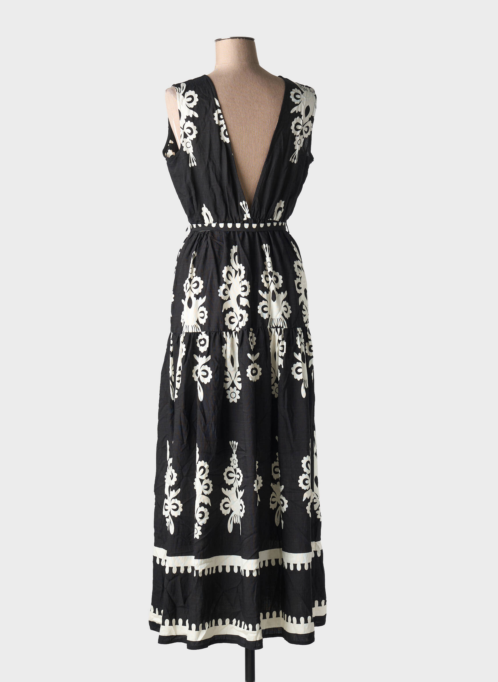 Ilga suknelė fantazijos raštas be rankų juodas HF WOMAN COLLECTION moteris
