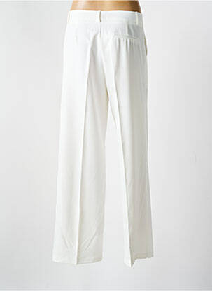 Platus kelnes popelinos audinys, kuris pasižymi lygiu ir tankiu paviršiumi. normala dydis baltas GOLDEN LIVE moteris