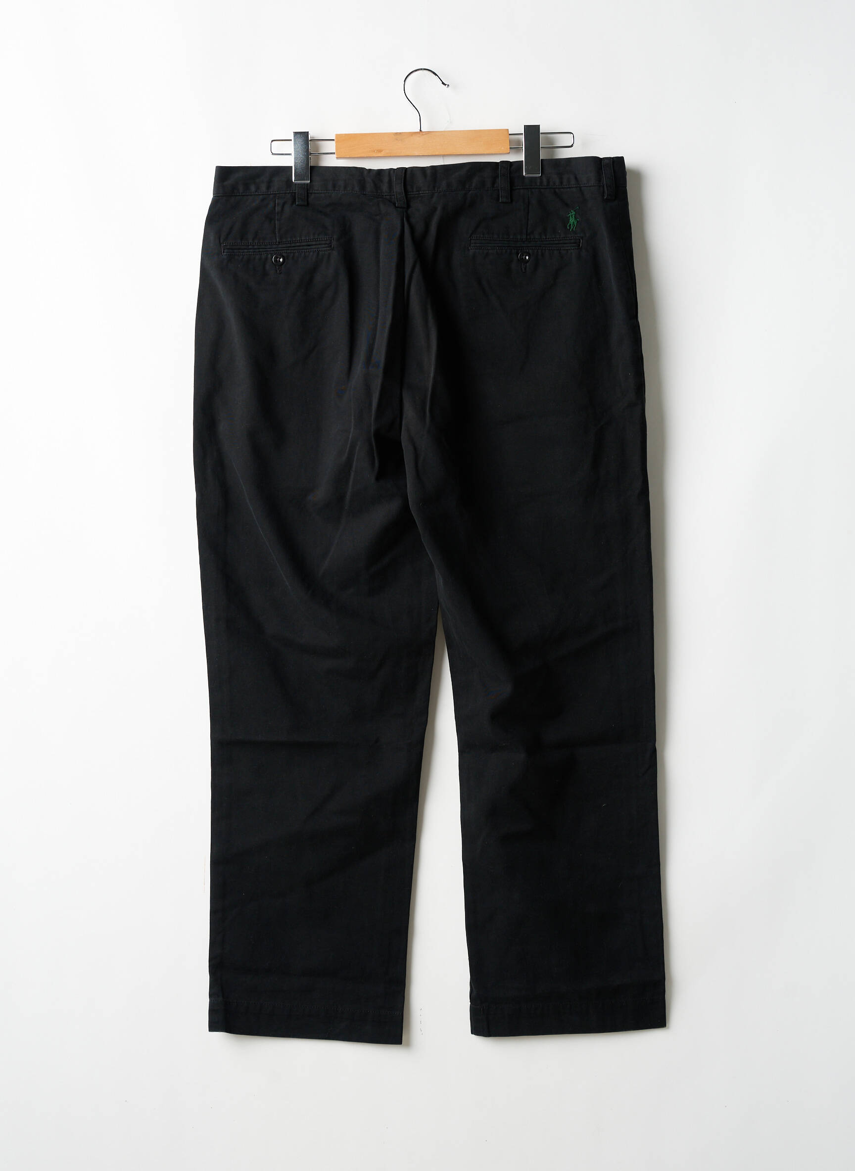 Chino kelnė popelinos audinys, kuris pasižymi lygiu ir tankiu paviršiumi. normala dydis juodas RALPH LAUREN vyras