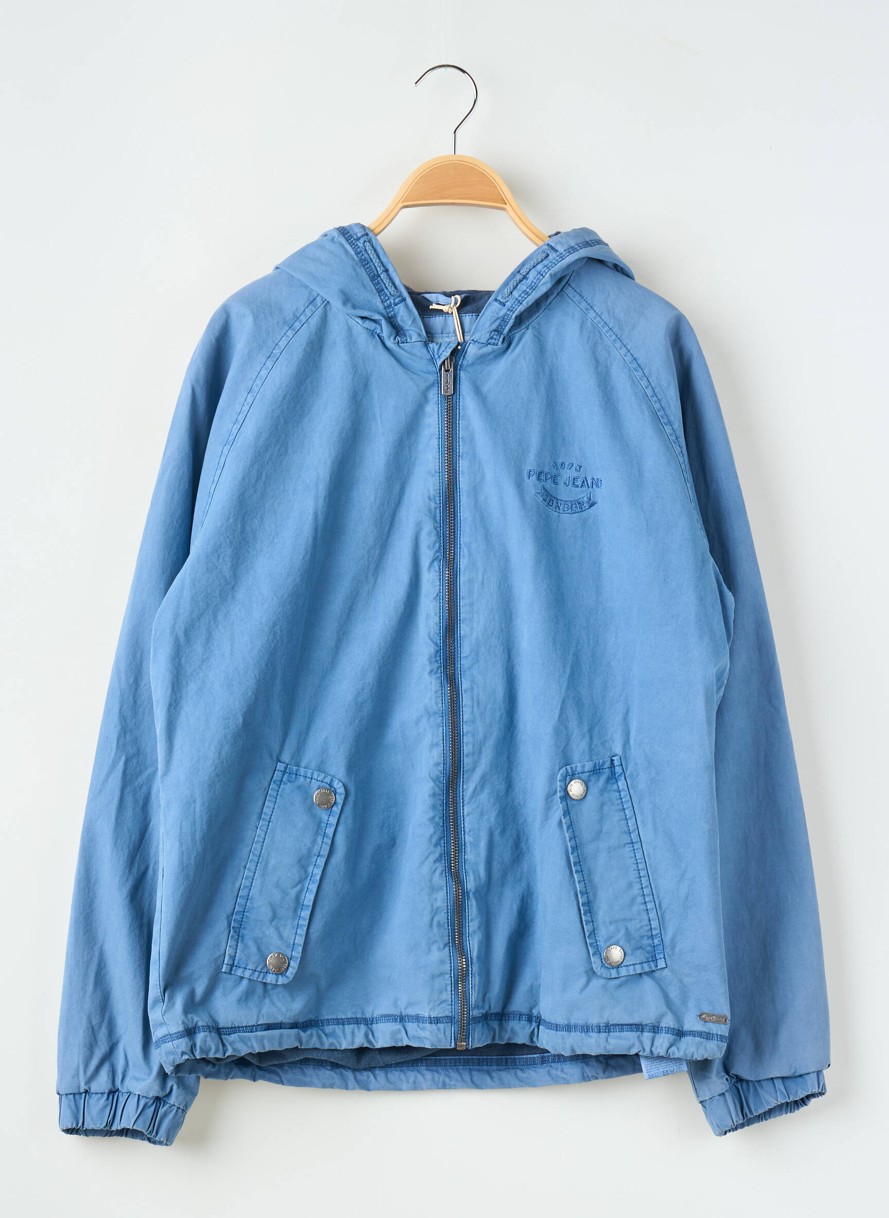 Parka priekinis užtrauktukas su gobtuvu mėlyna PEPE JEANS mergina