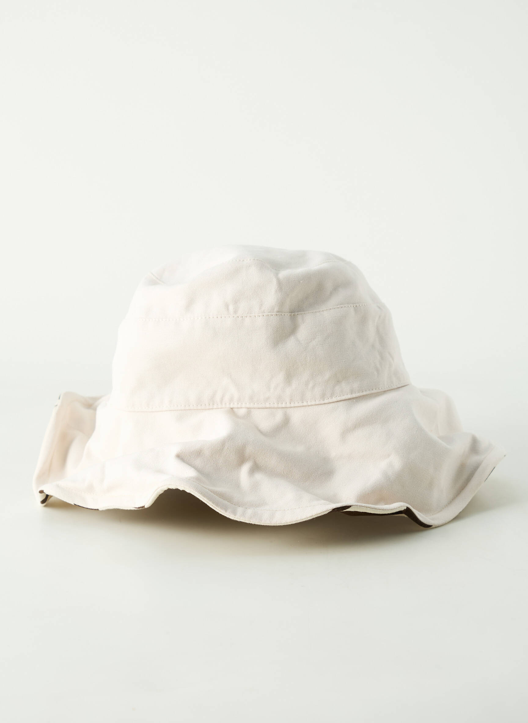 Kepurė bobos forma bežinis OOF WEAR moteris
