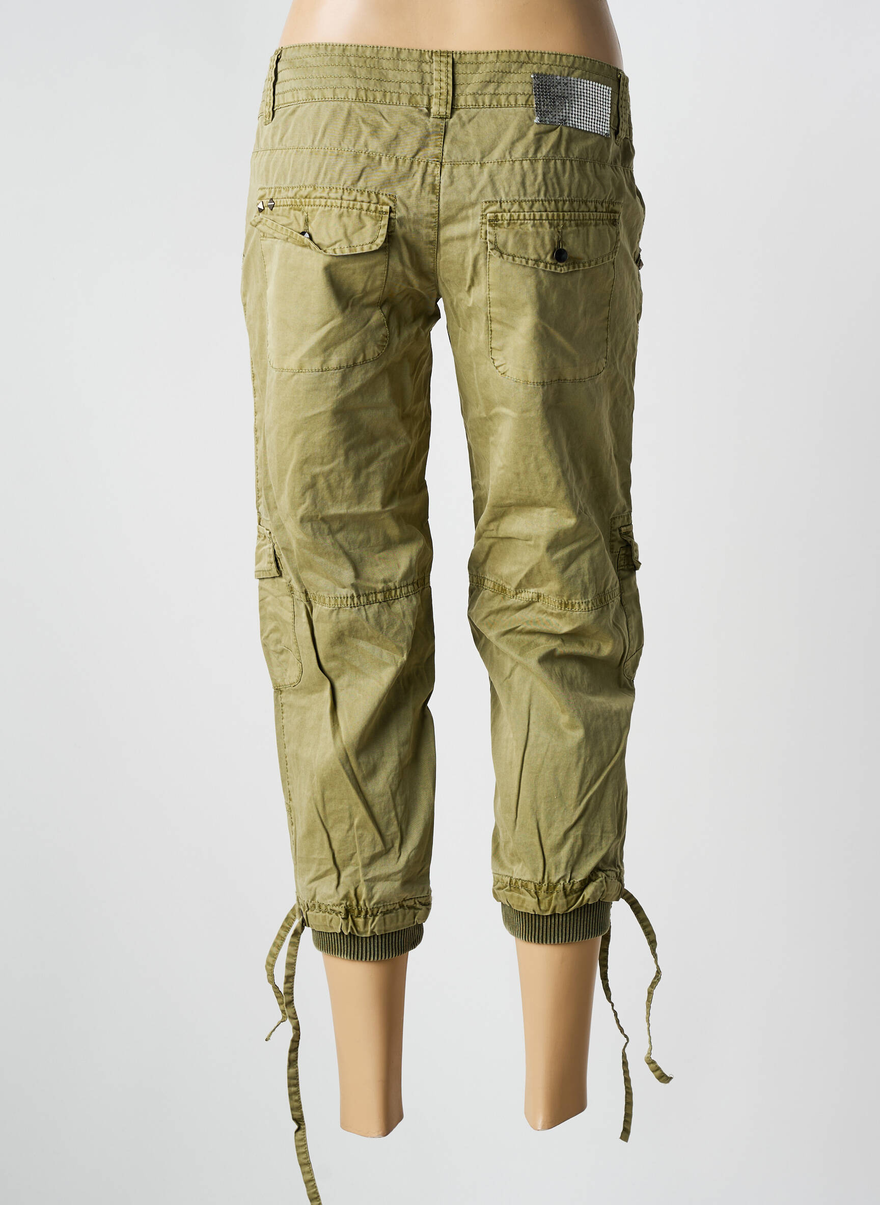 Pusilgių kelnių kišenės žalias VERO MODA moteris