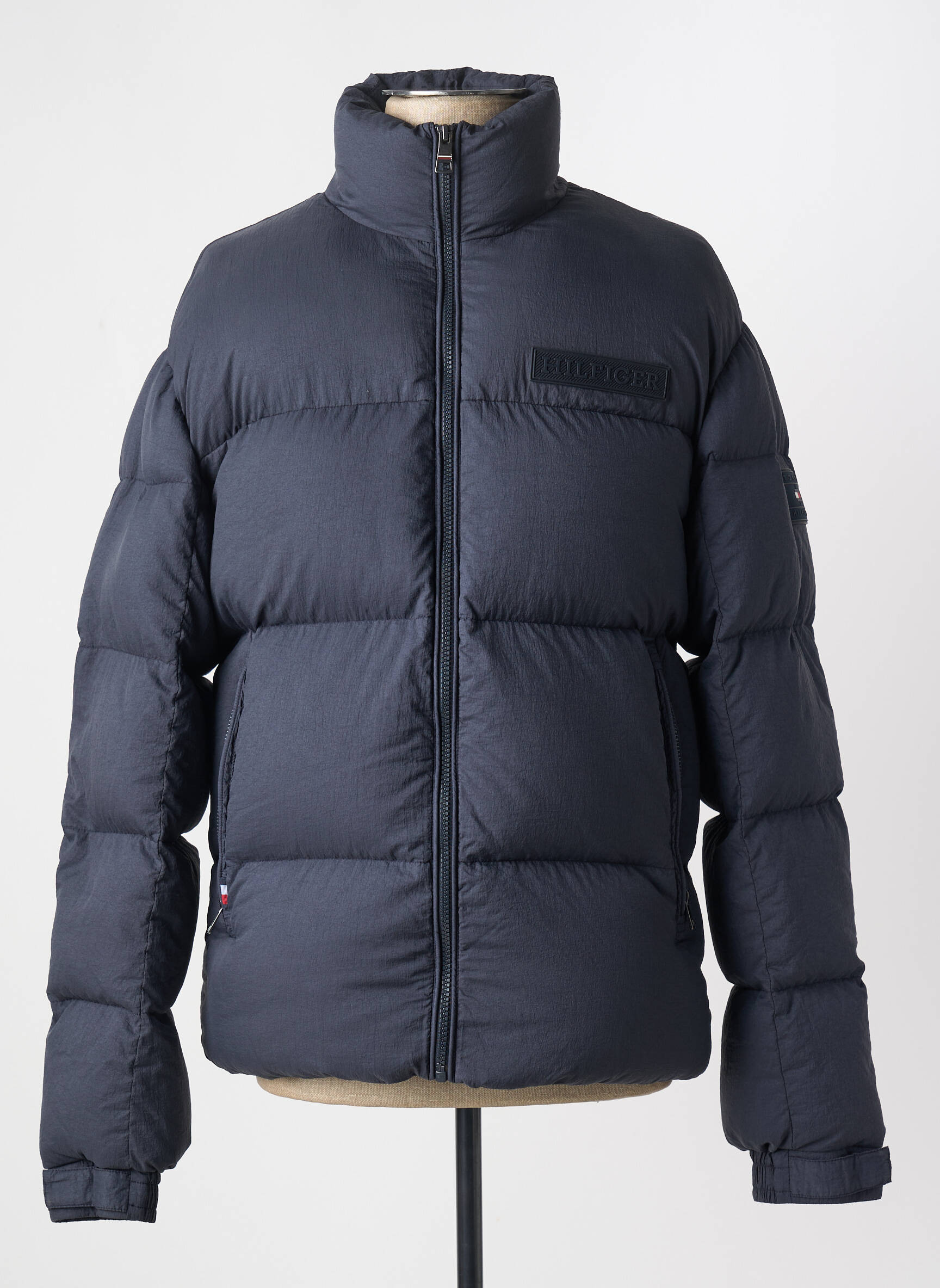 Pūkinė striukė ilgos rankovės be gobtuvų juodas TOMMY HILFIGER vyras