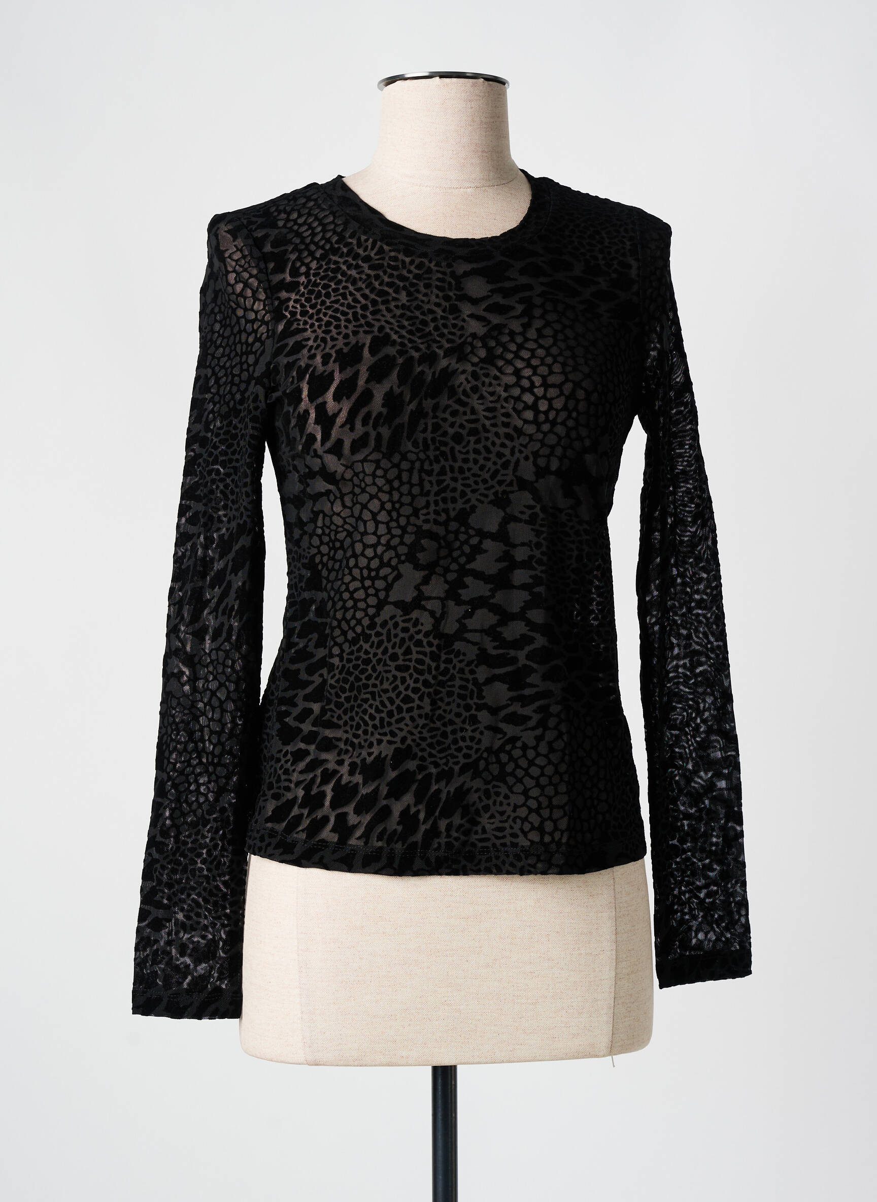 Moteriškas marškinys juodas VERO MODA moteris