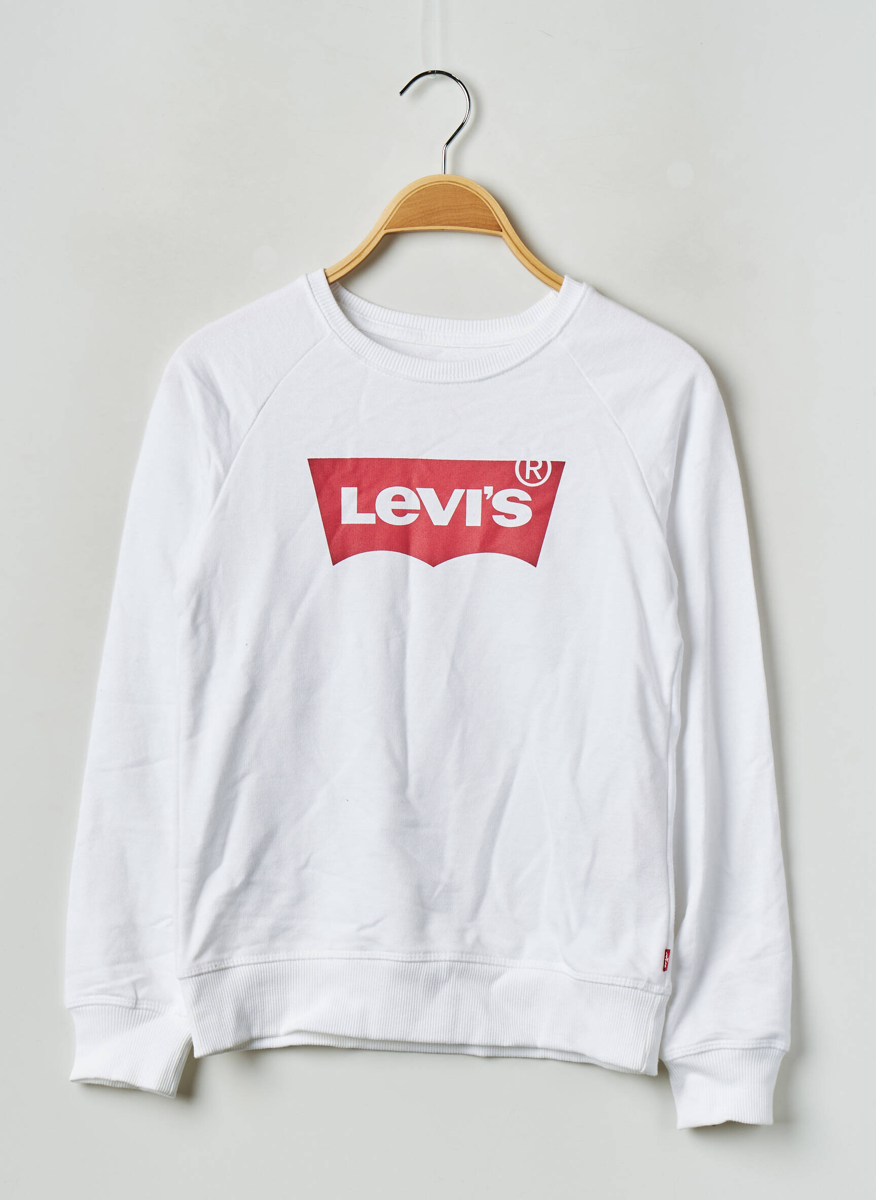 Mikroskopas baltas LEVI'S mergina