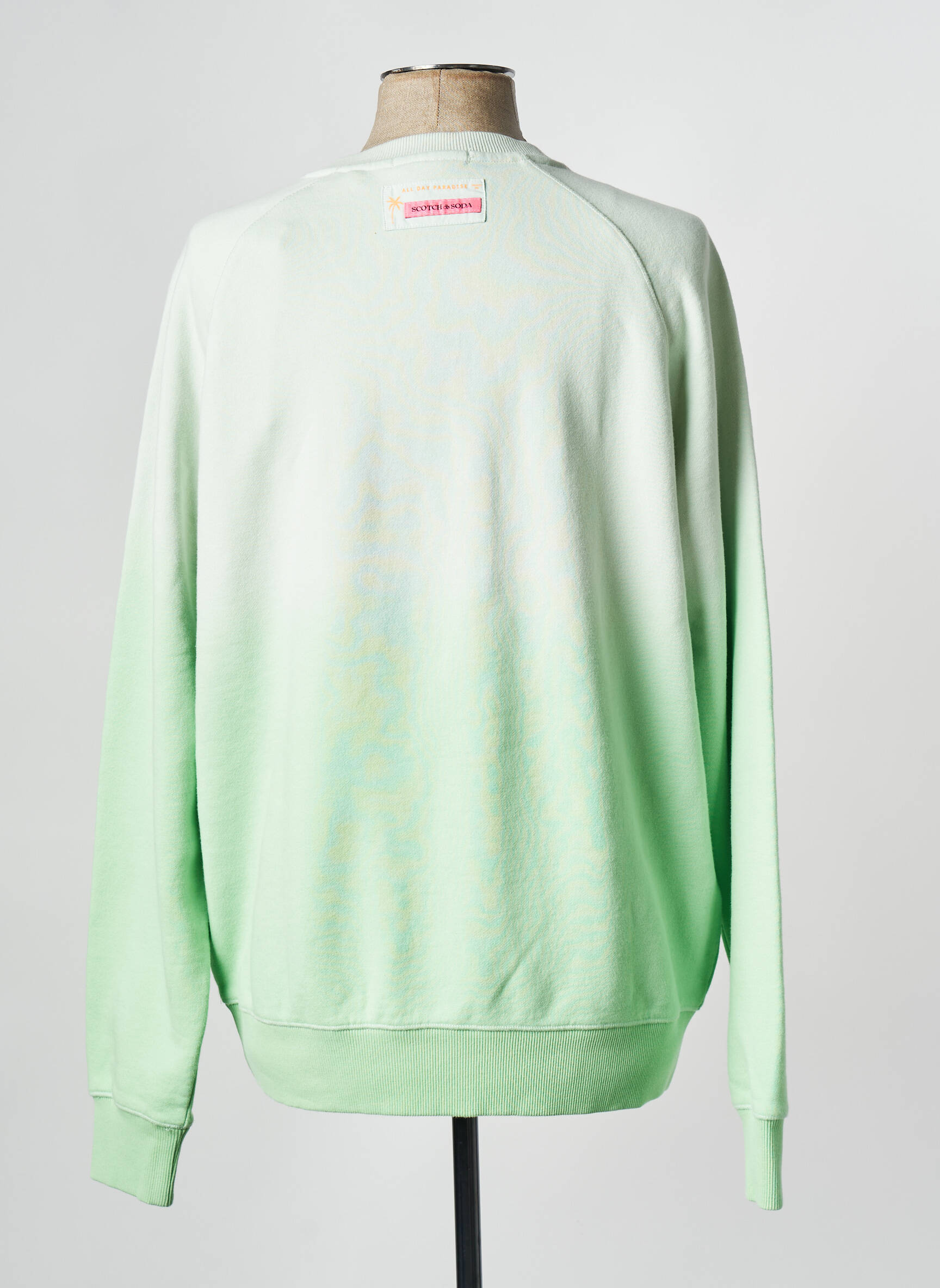 Mikroskopas žalias SCOTCH & SODA vyras
