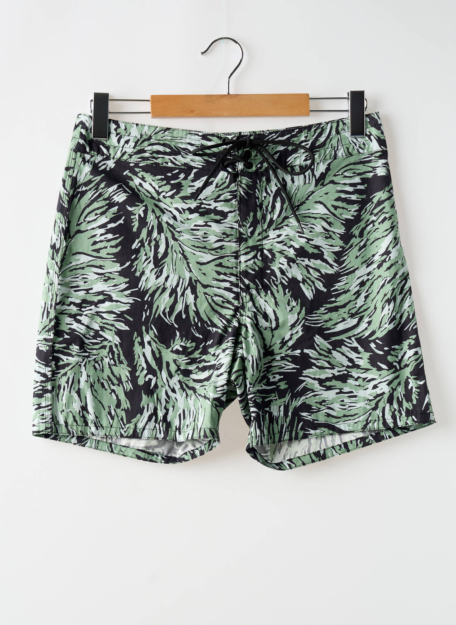 Maudymosi šortas juodas CARHARTT vyras