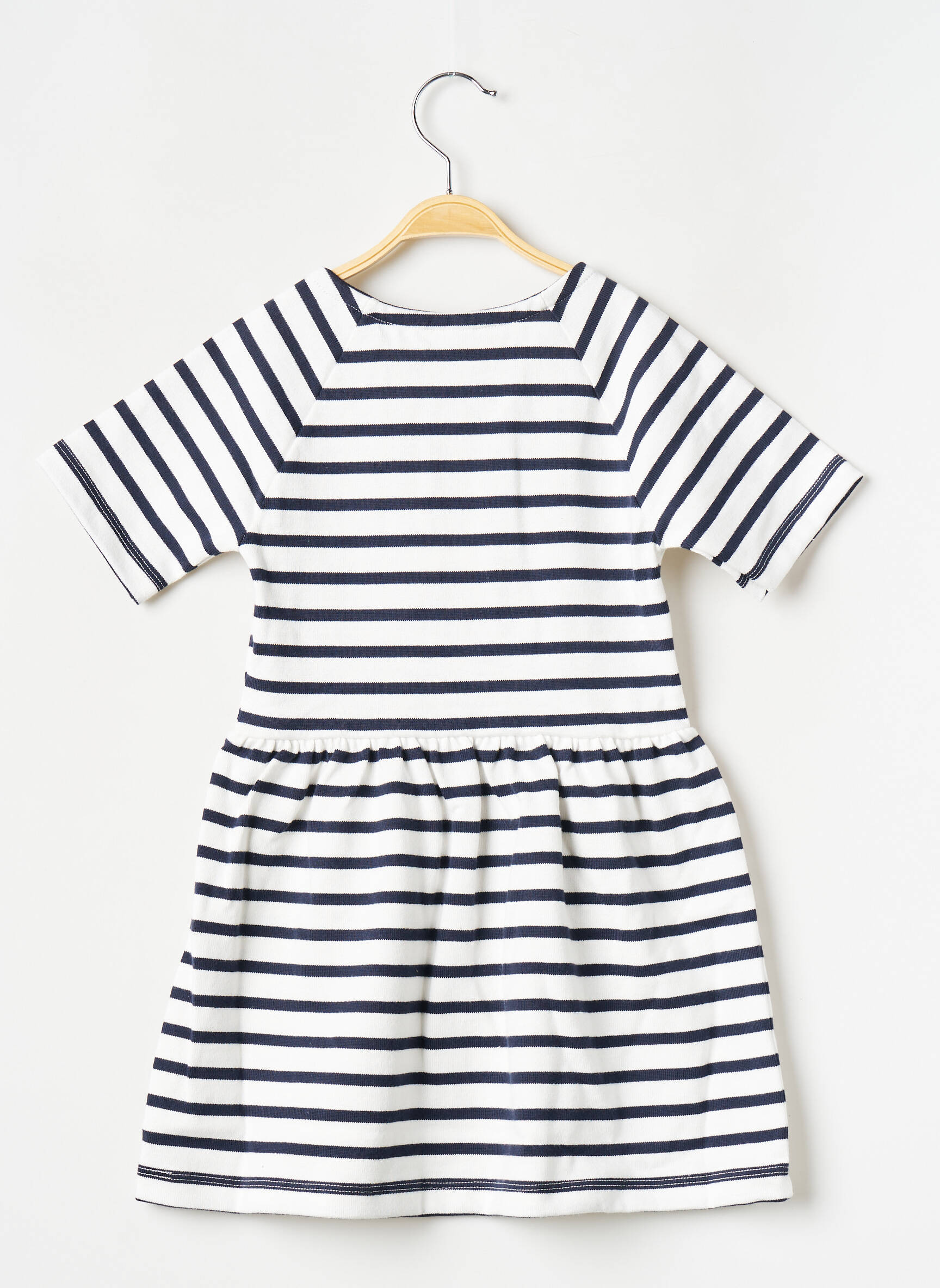 Pusilgių suknelė apvalus kaklas baltas PETIT BATEAU mergina