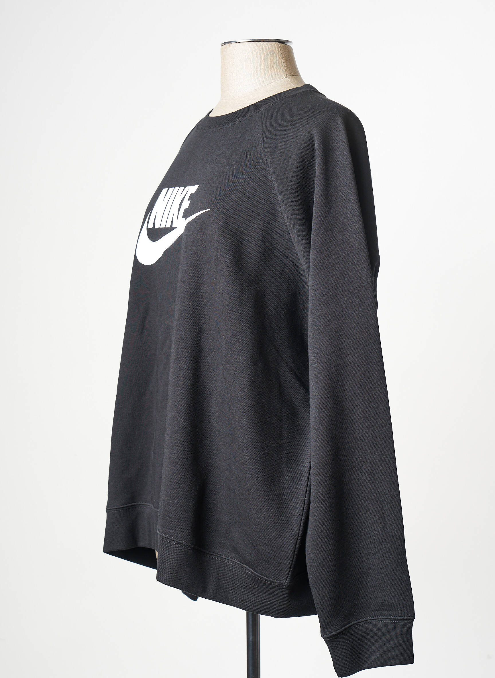 Mikroskopas apvalus kaklas juodas NIKE moteris