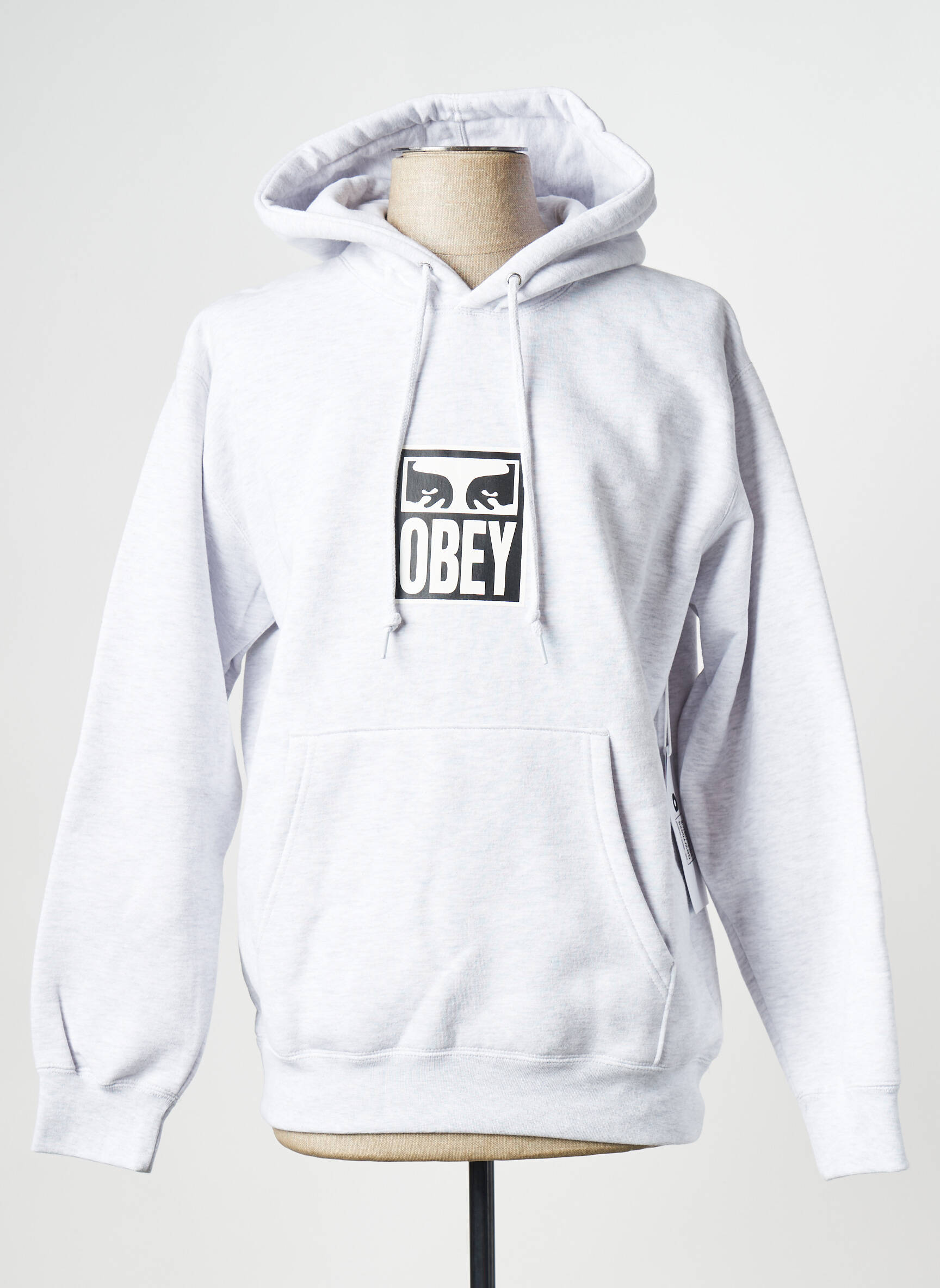 Mikroskopas pilka OBEY vyras