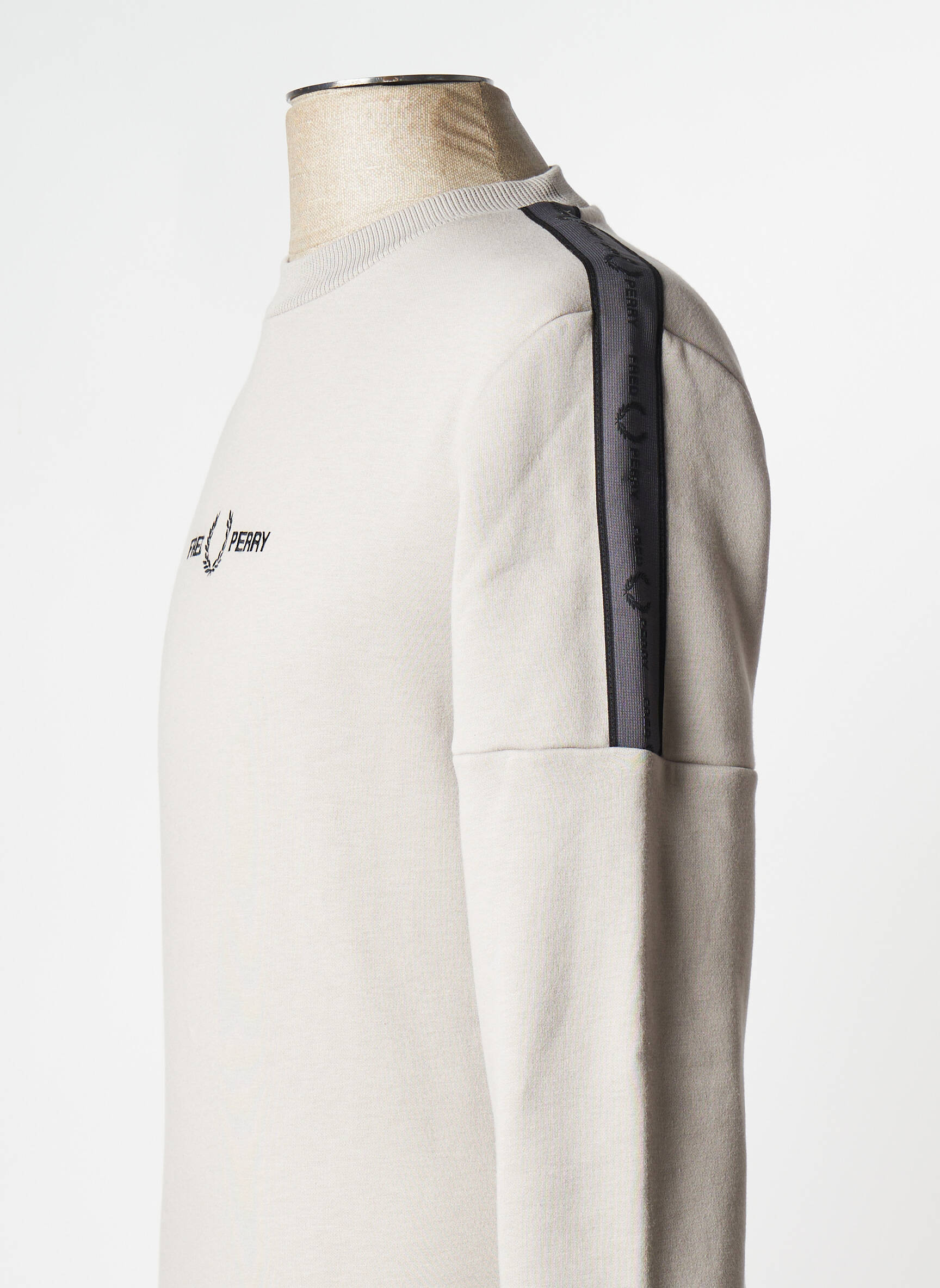 Mikroskopas pilka FRED PERRY vyras