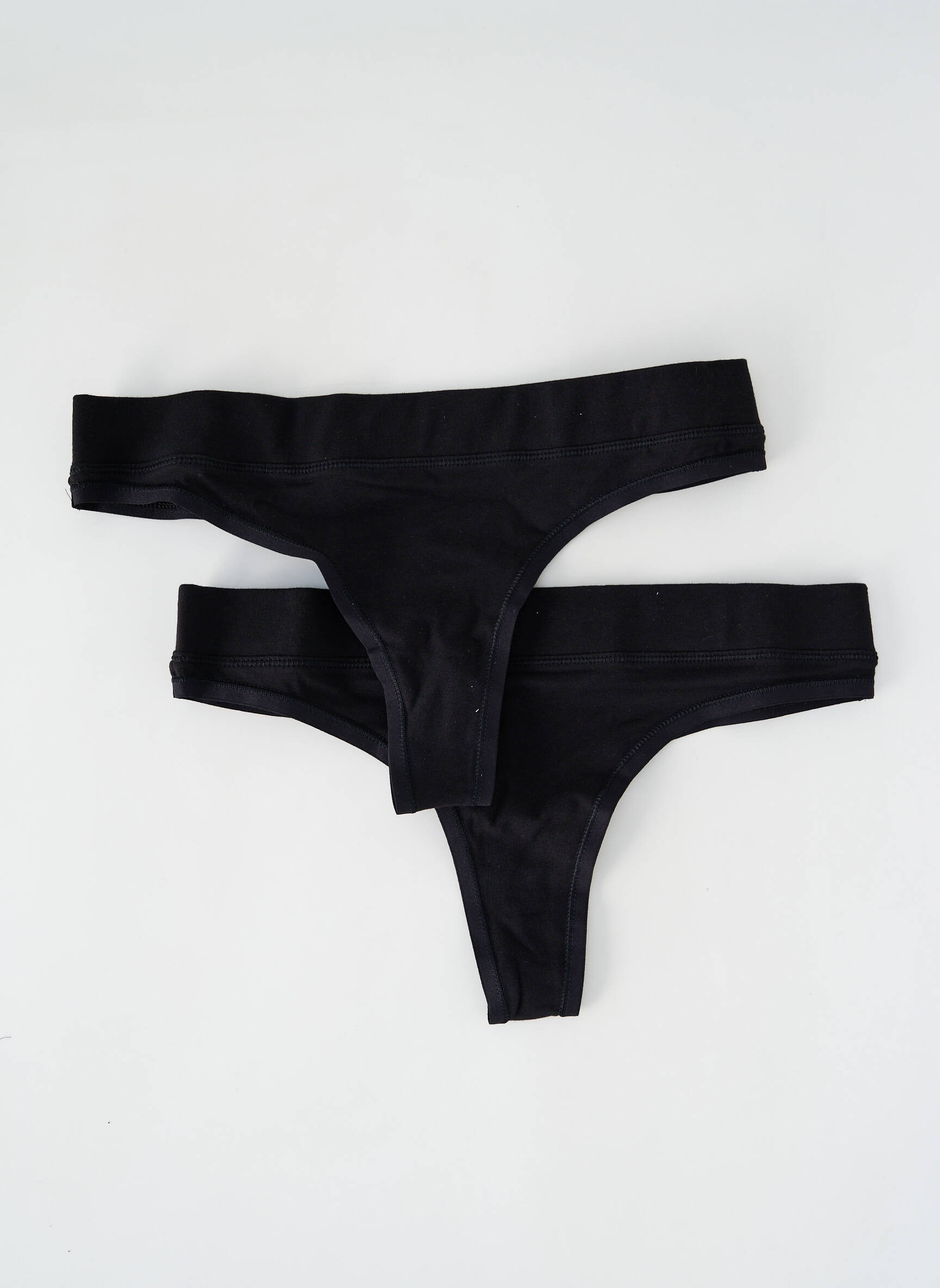 Tanga juodas ORGANIC BASICS moteris