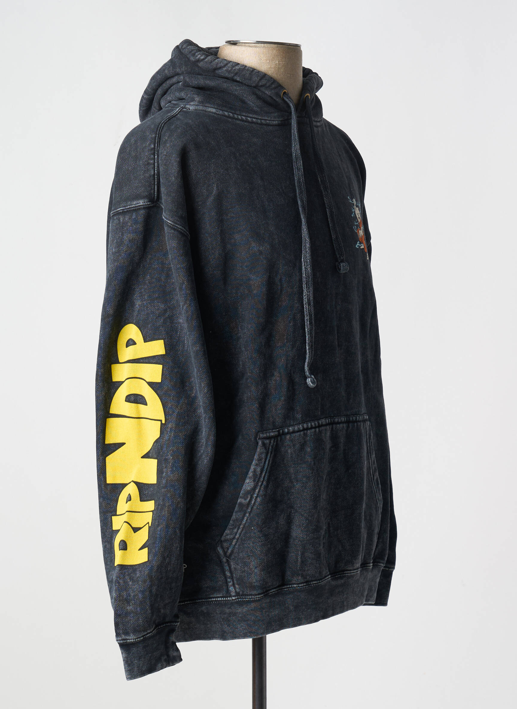 Mikroskopas juodas RIPNDIP vyras