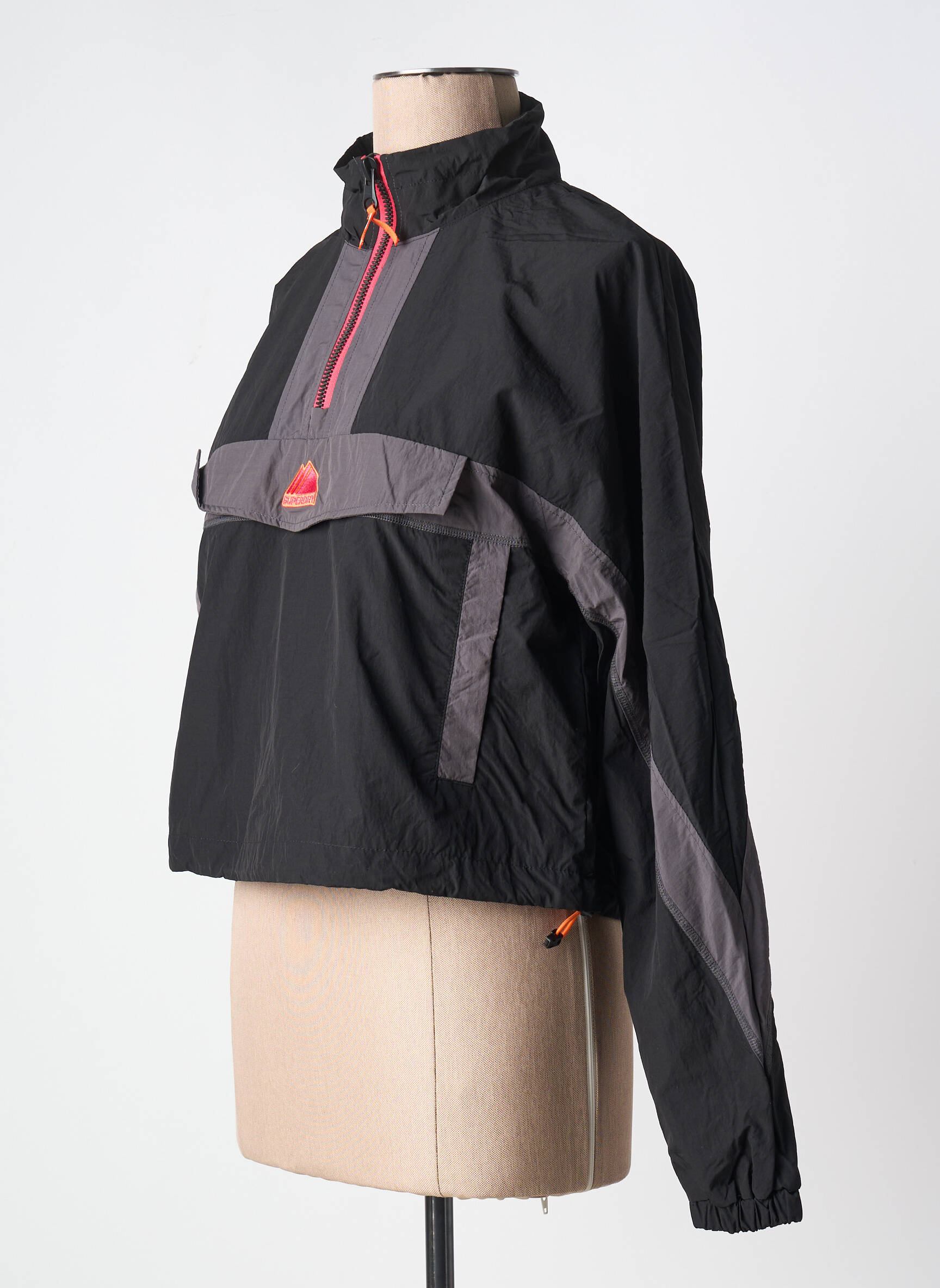 Vėjo nepraleidėjas juodas SUPERDRY moteris
