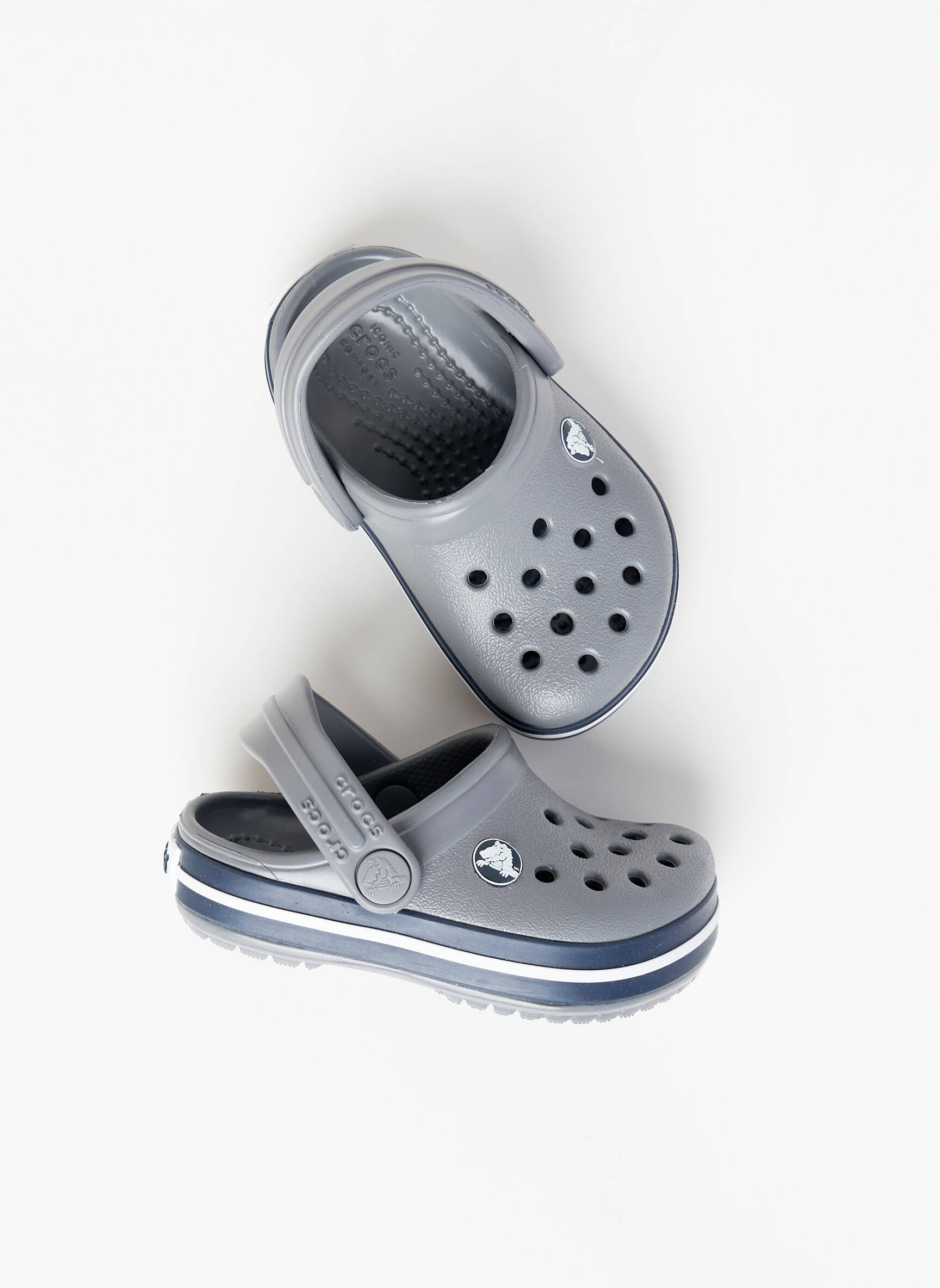 Mule/sabotai apvalus mygtukas apvalus mygtukas pilka CROCS berniukas