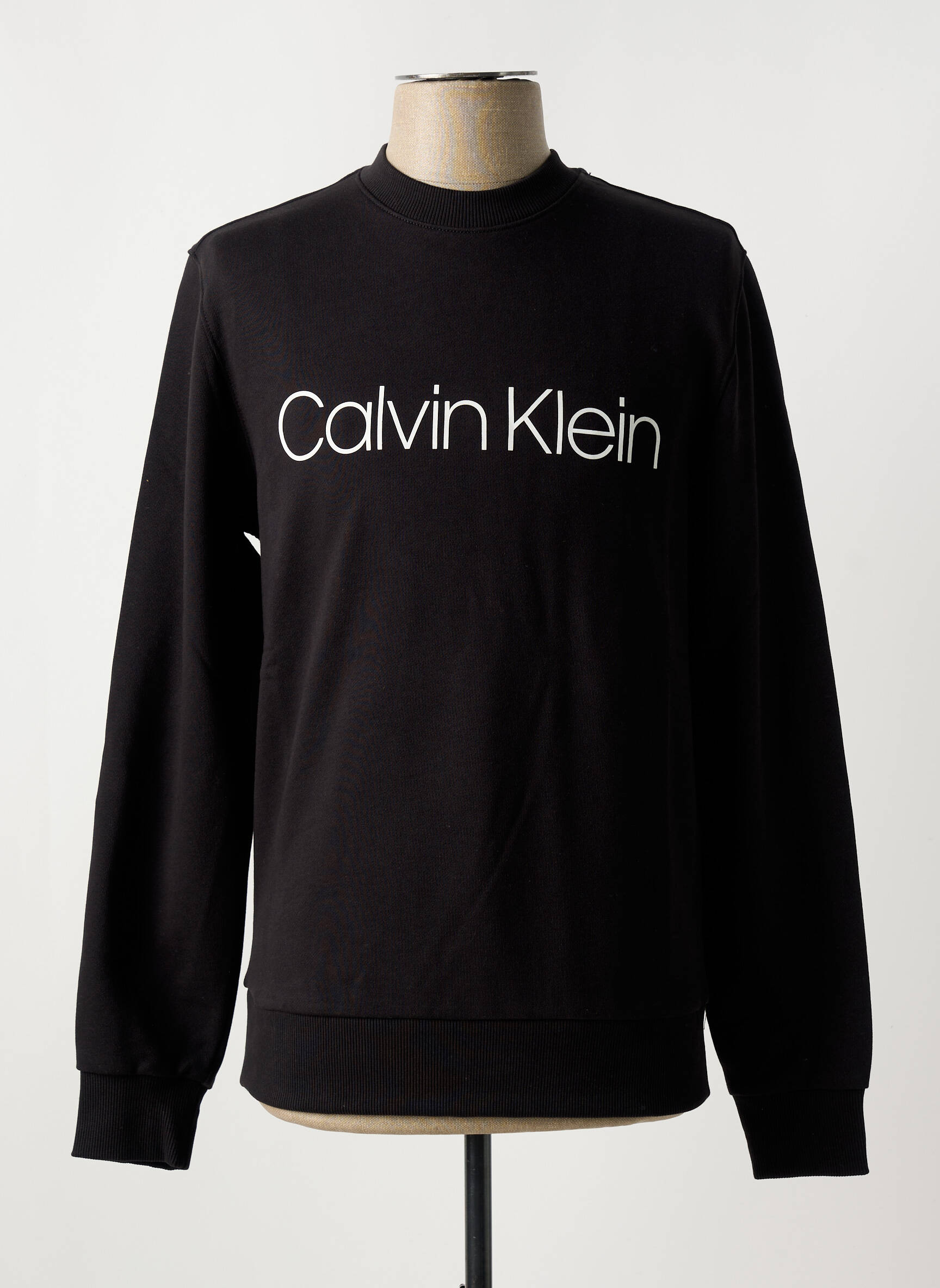 Mikroskopas apvalus kaklas juodas CALVIN KLEIN vyras