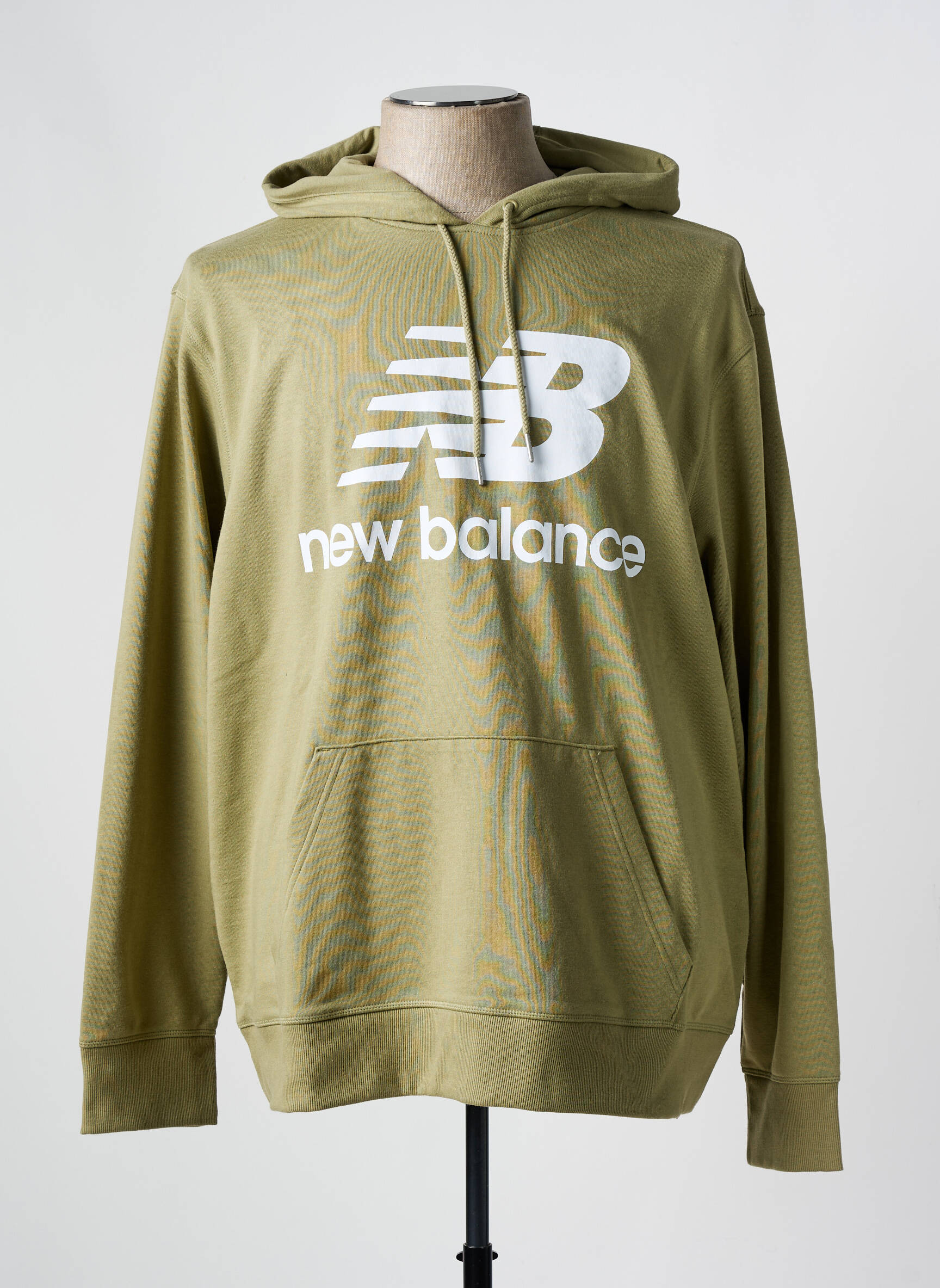 Mikroskopas žalias NEW BALANCE vyras