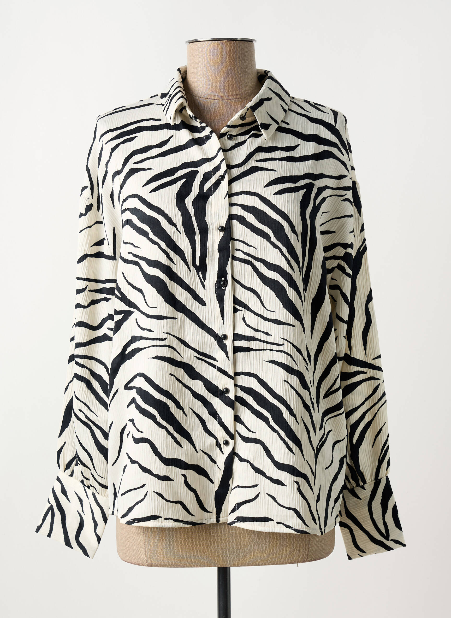 Moteriškas marškinys juodas VERO MODA moteris