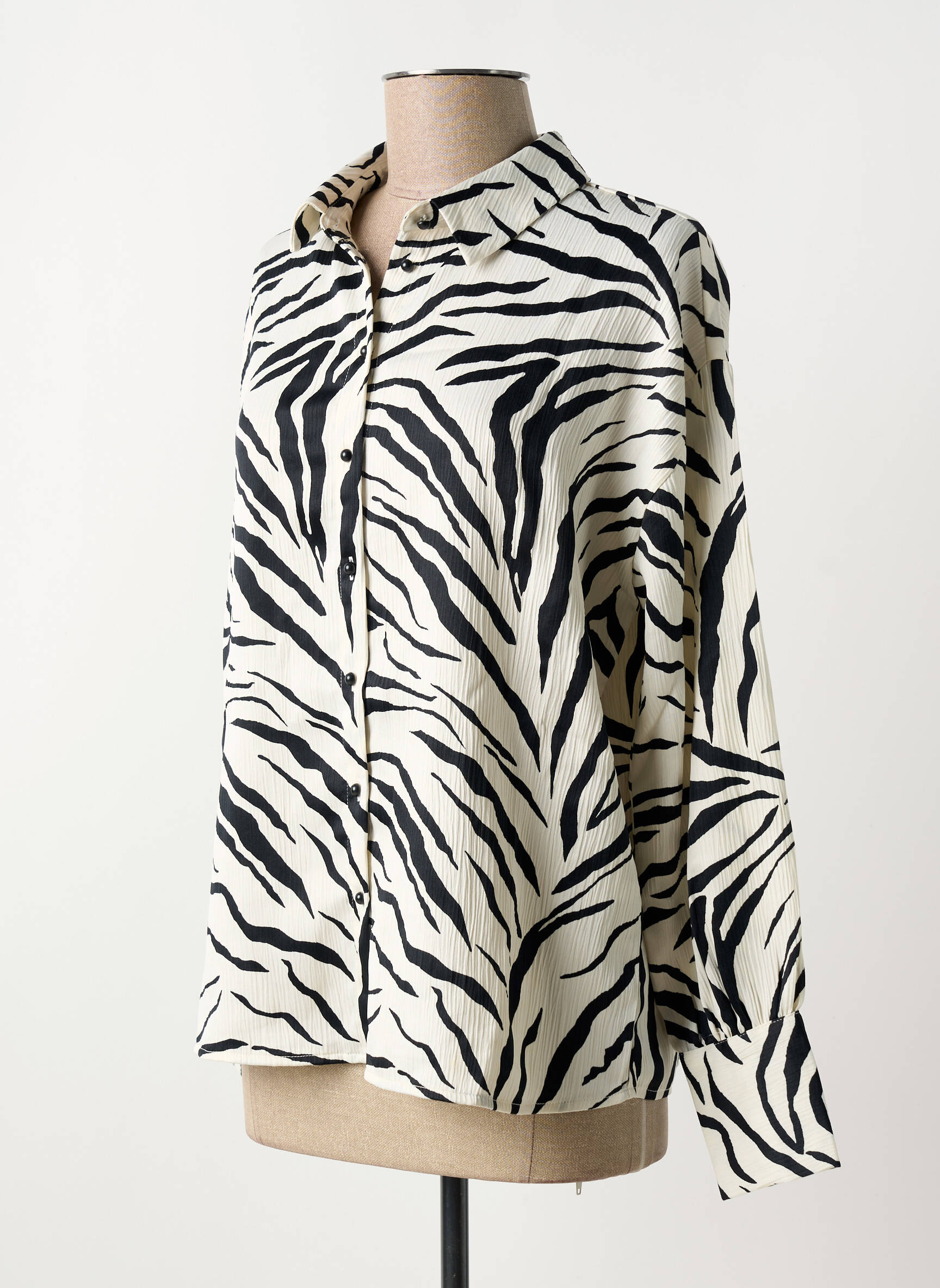 Moteriškas marškinys juodas VERO MODA moteris