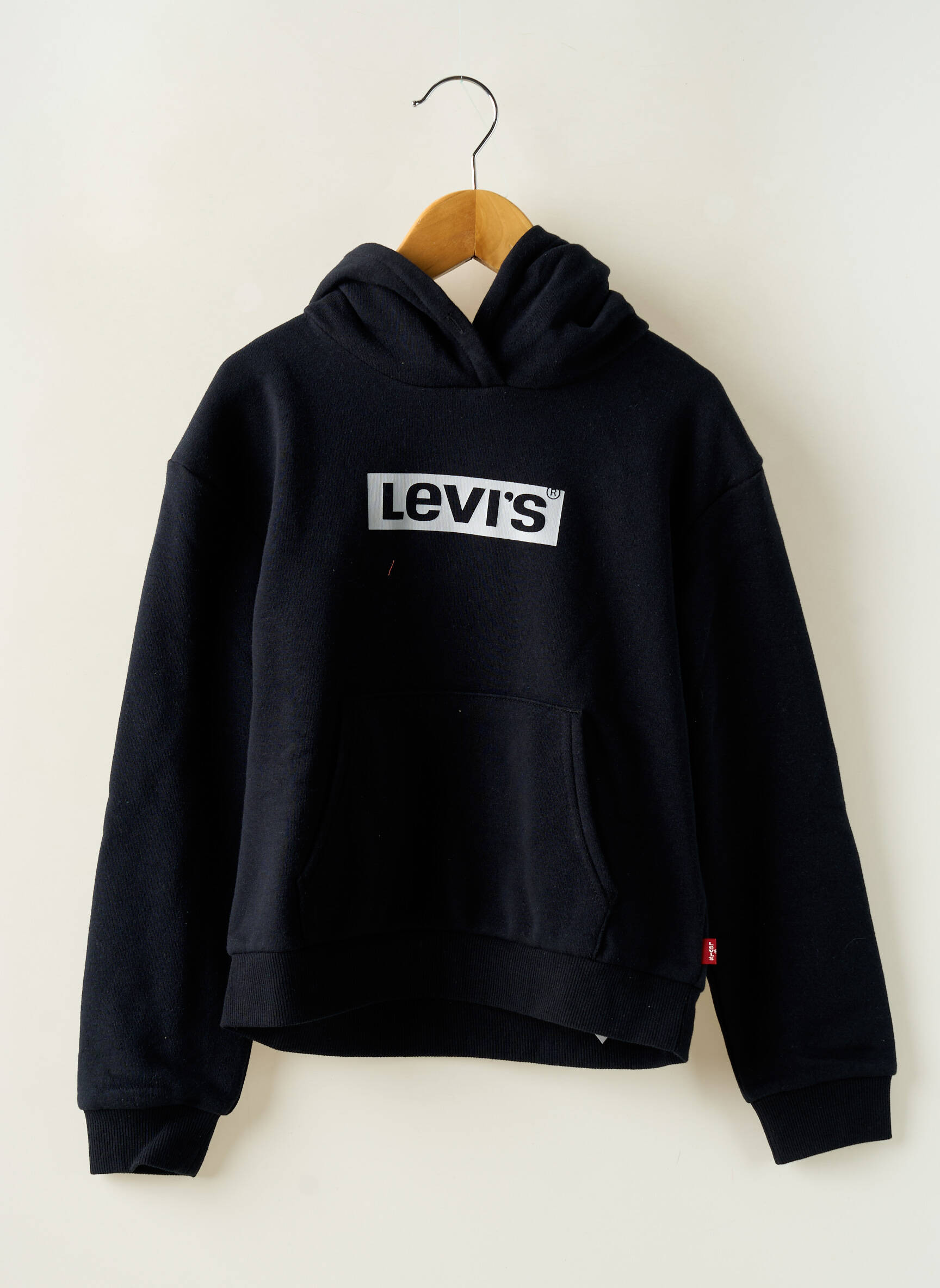 Kapišonas apvalus kaklas juodas LEVI'S mergina