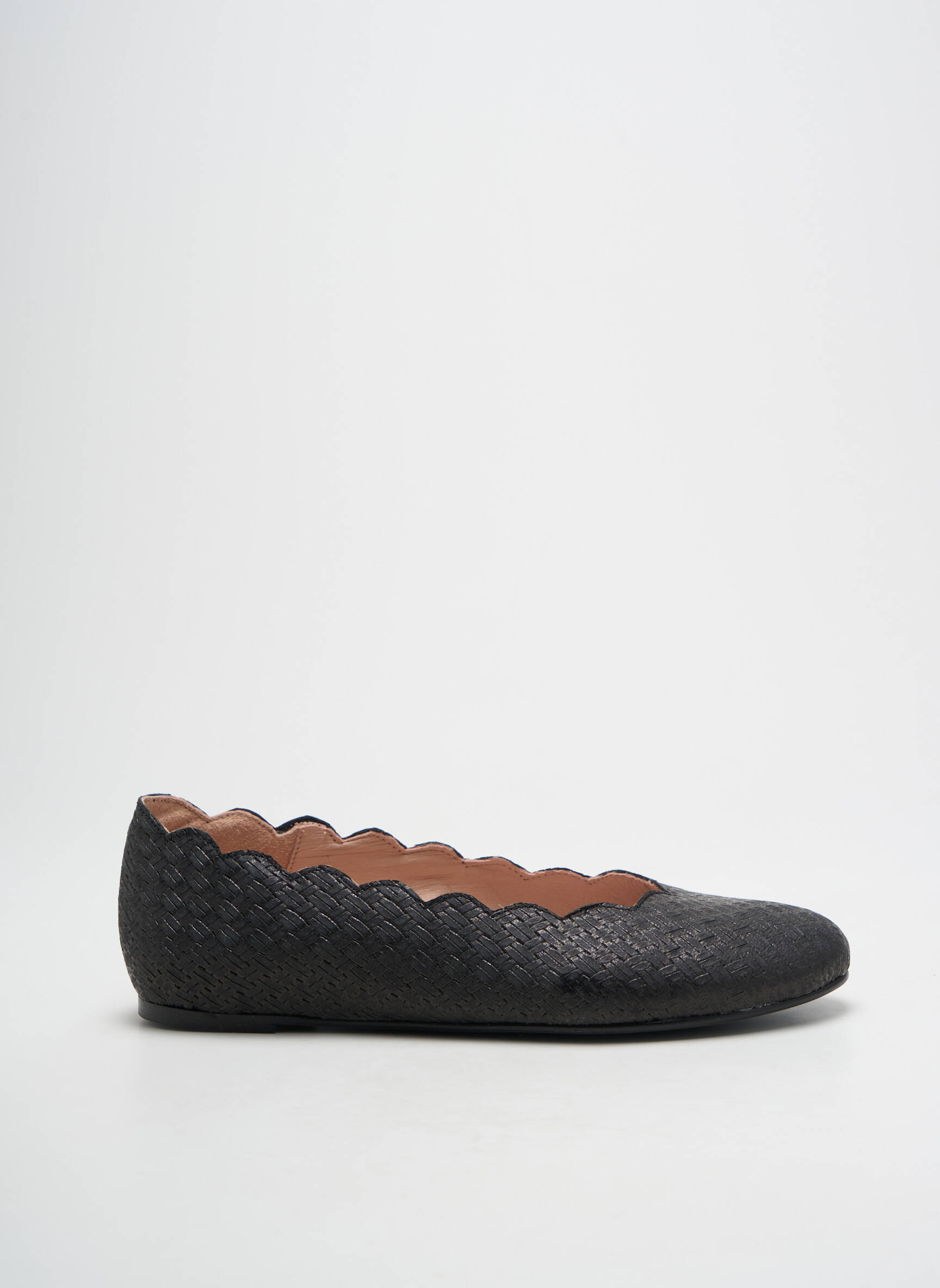 Balerinos apvalus mygtukas plokščias kulnas iki 3 cm juodas BISUE BALLERINAS moteris