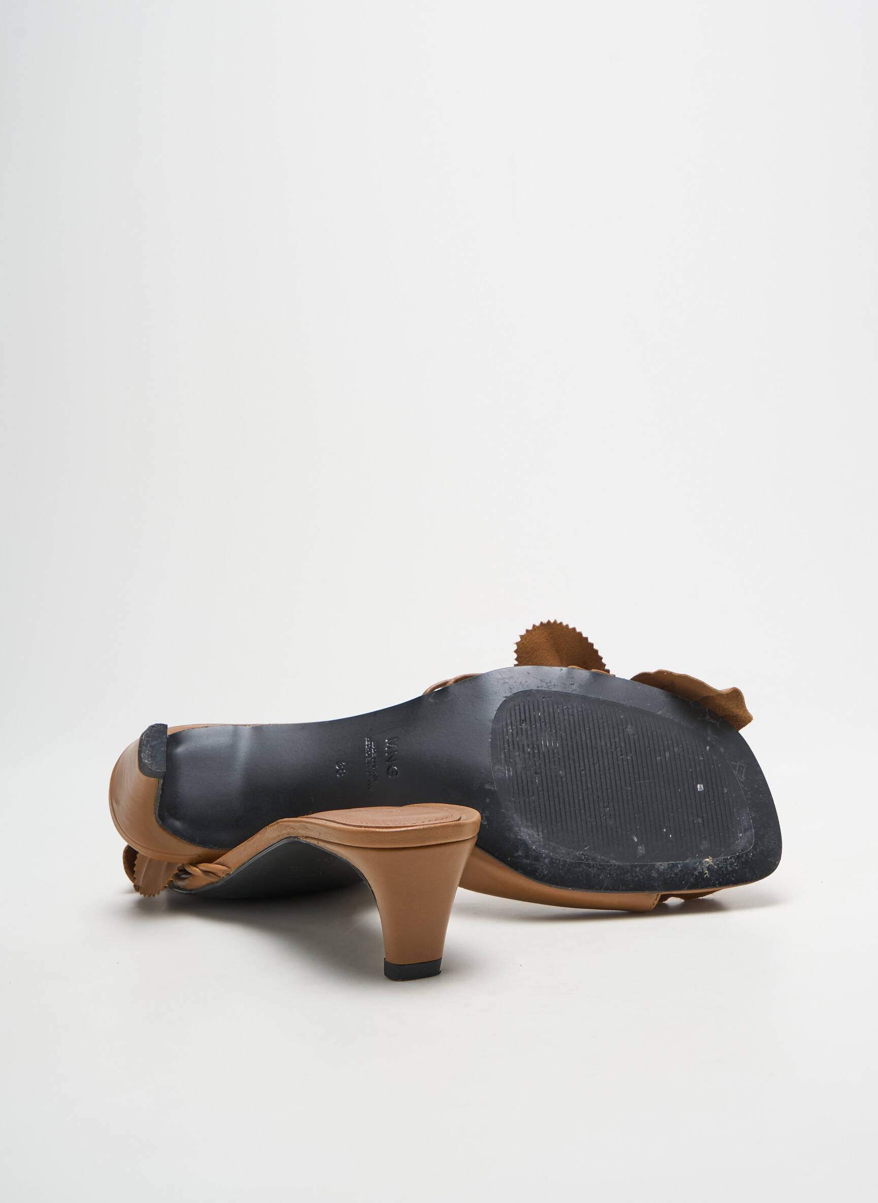 Mule/sabotai satino audinys kulnas nuo 4 iki 6 cm rudas MANGO moteris