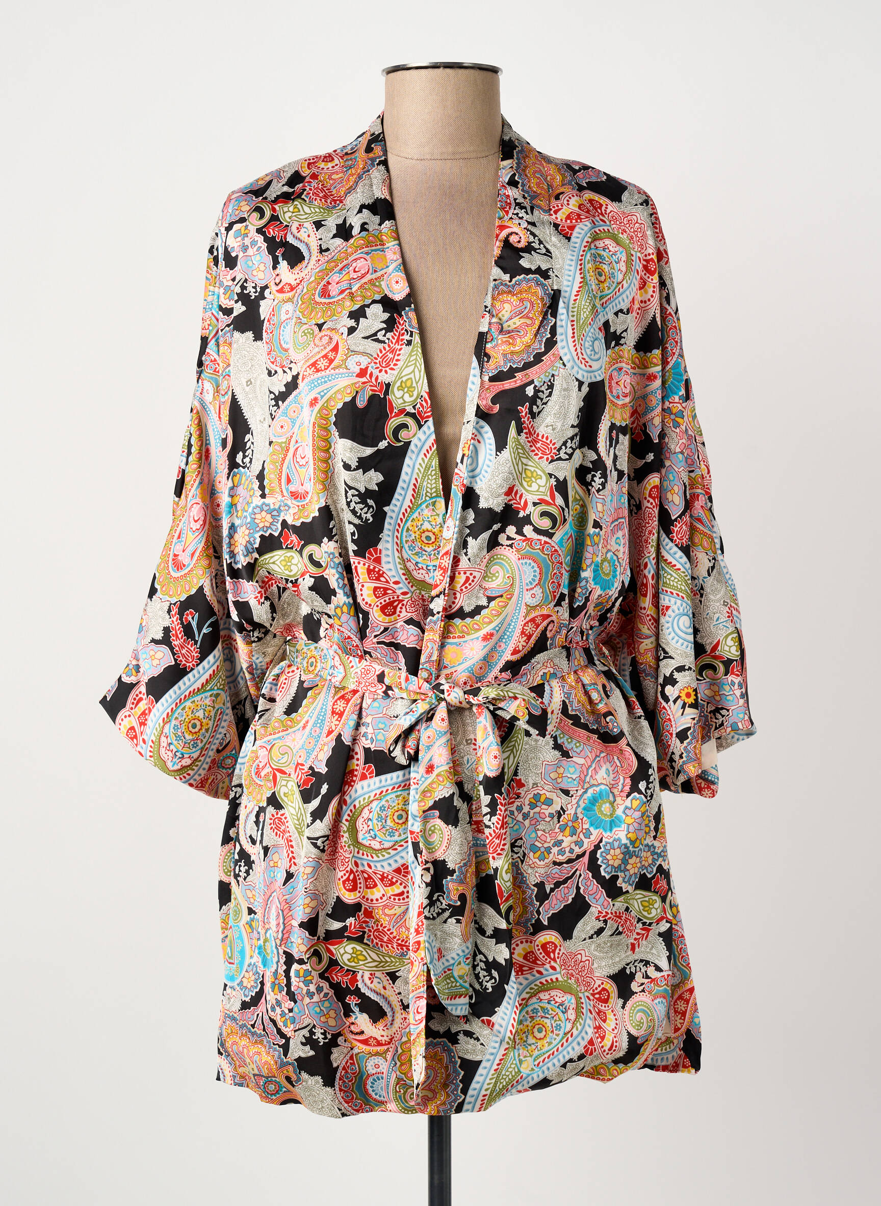 Kimono striukė užsegimas: diržas su užrišimu ties juosmeniu juodas ROSA FASHION moteris