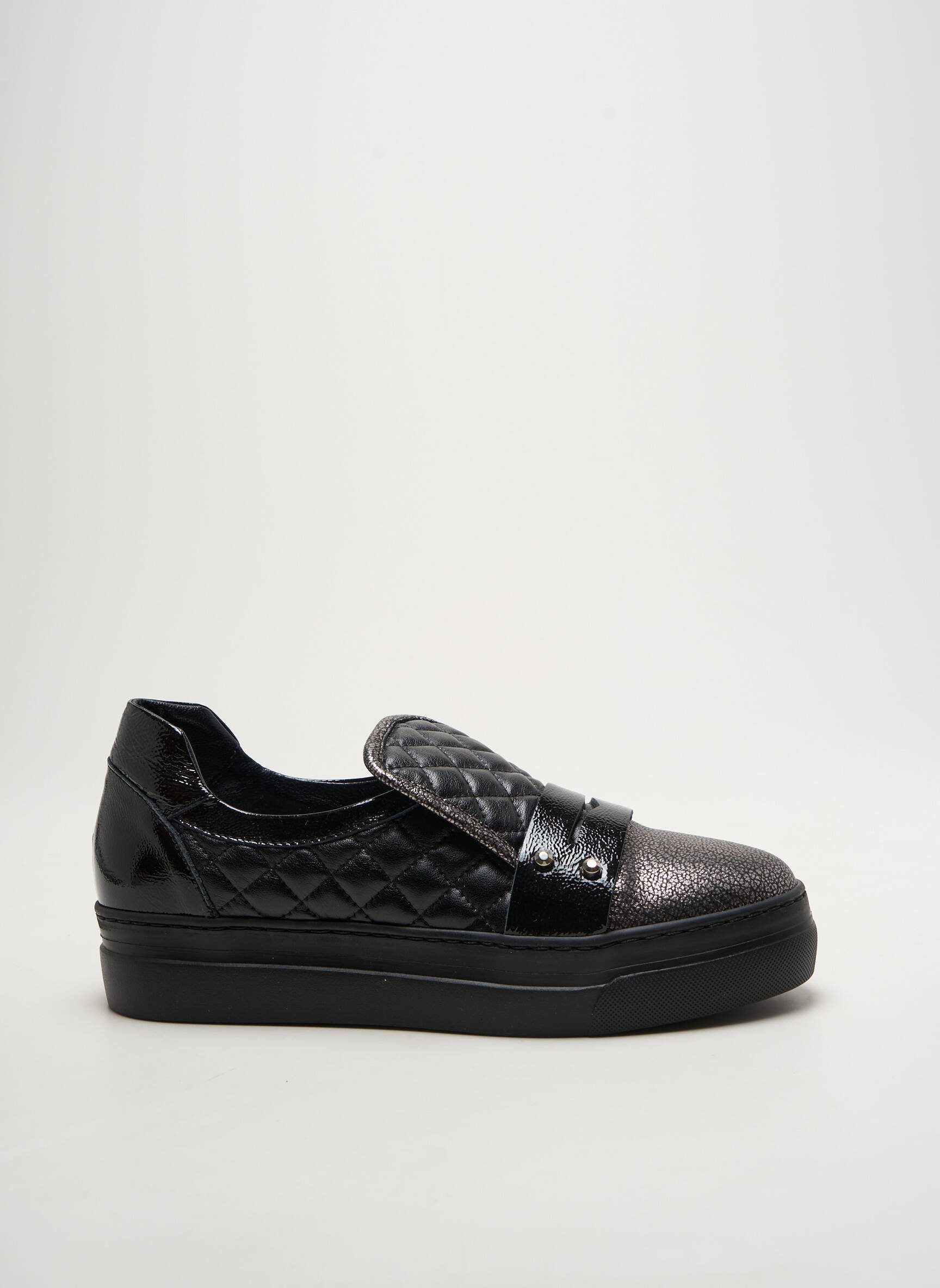 Slip-on batai satino audinys plokščias kulnas iki 3 cm juodas MOT-CLÈ moteris
