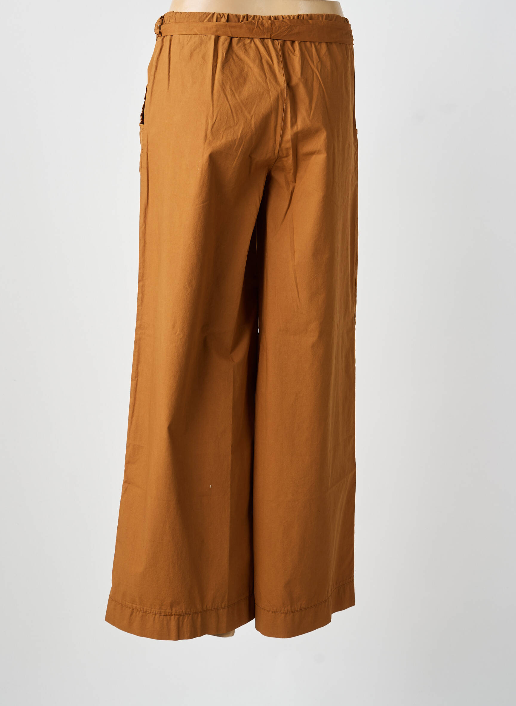Tiesi kelnė popelinos audinys, kuris pasižymi lygiu ir tankiu paviršiumi. normala dydis rudas BLANC BOHEME moteris