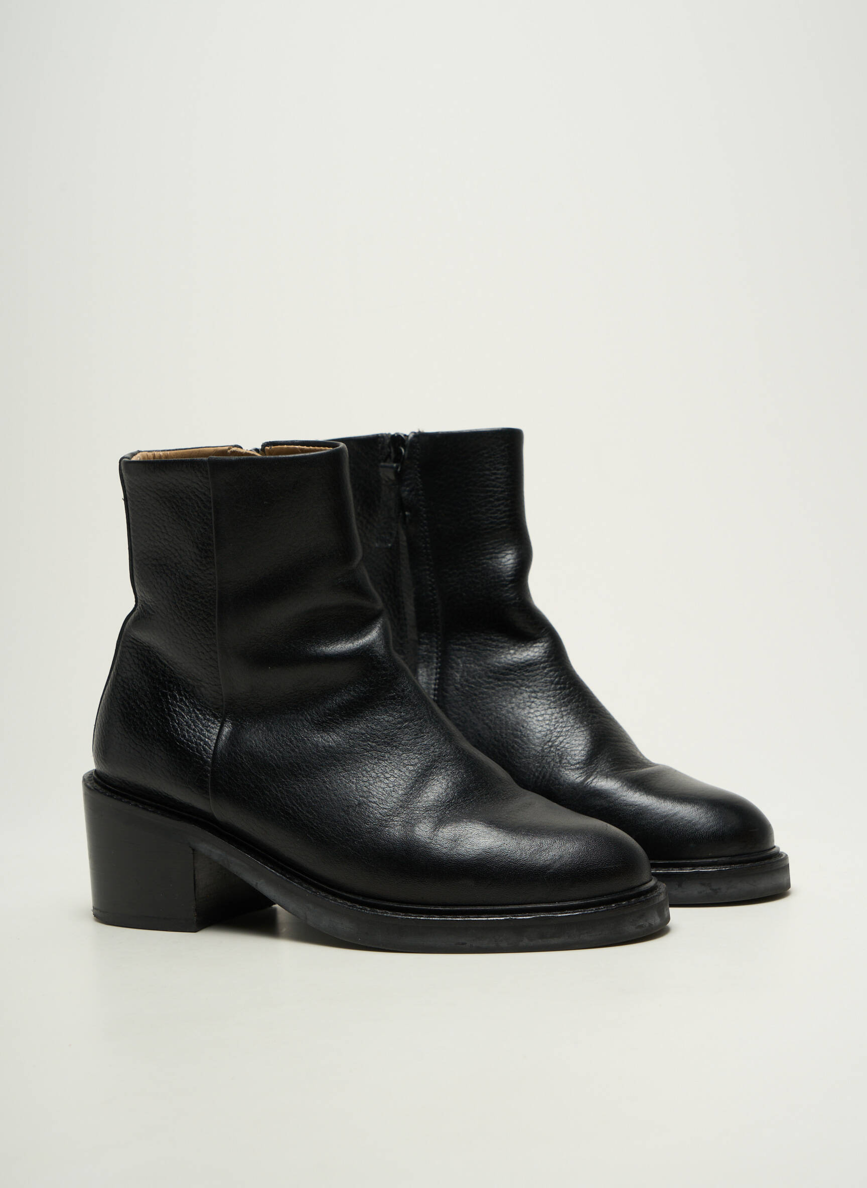 Batai/botai lygus audinys kulnas nuo 4 iki 6 cm juodas M.MOUSTACHE moteris