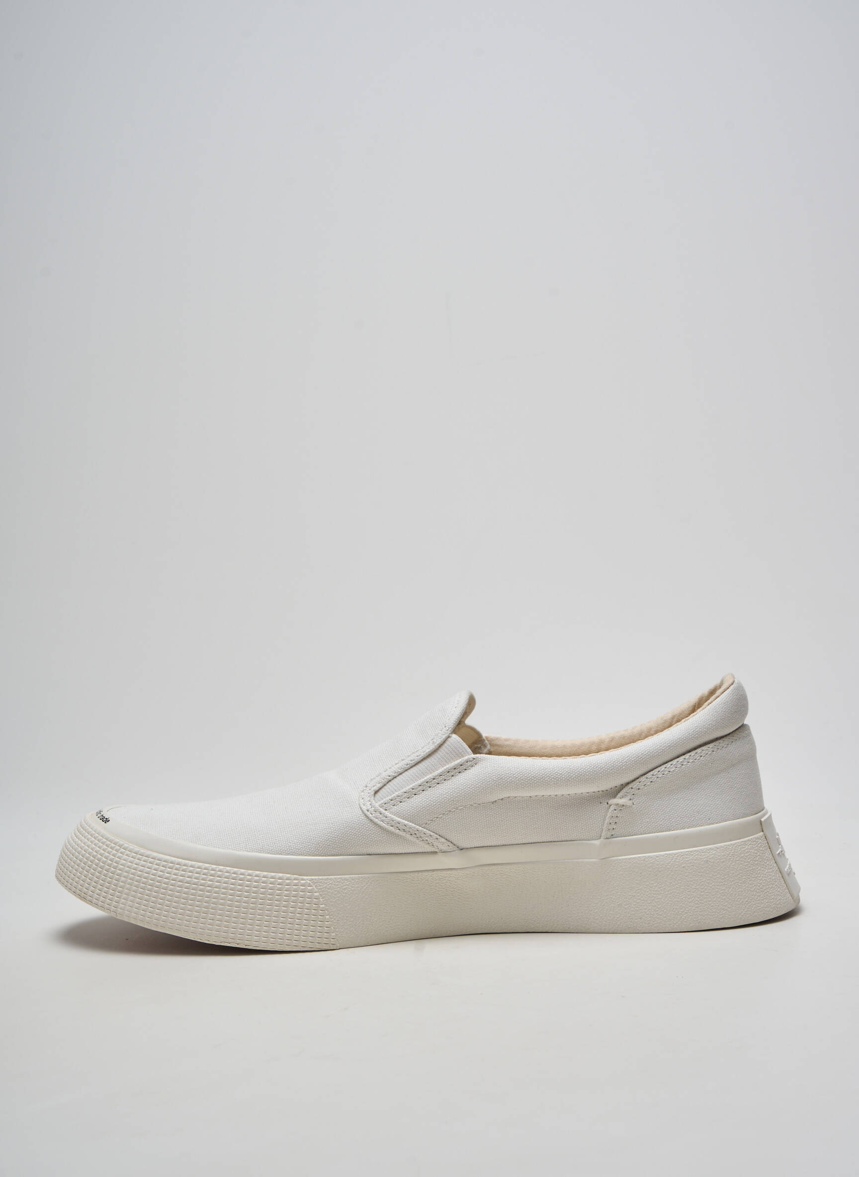 Slip-on batai apvalus mygtukas apvalus mygtukas baltas EAST PACIFIC TRADE vyras