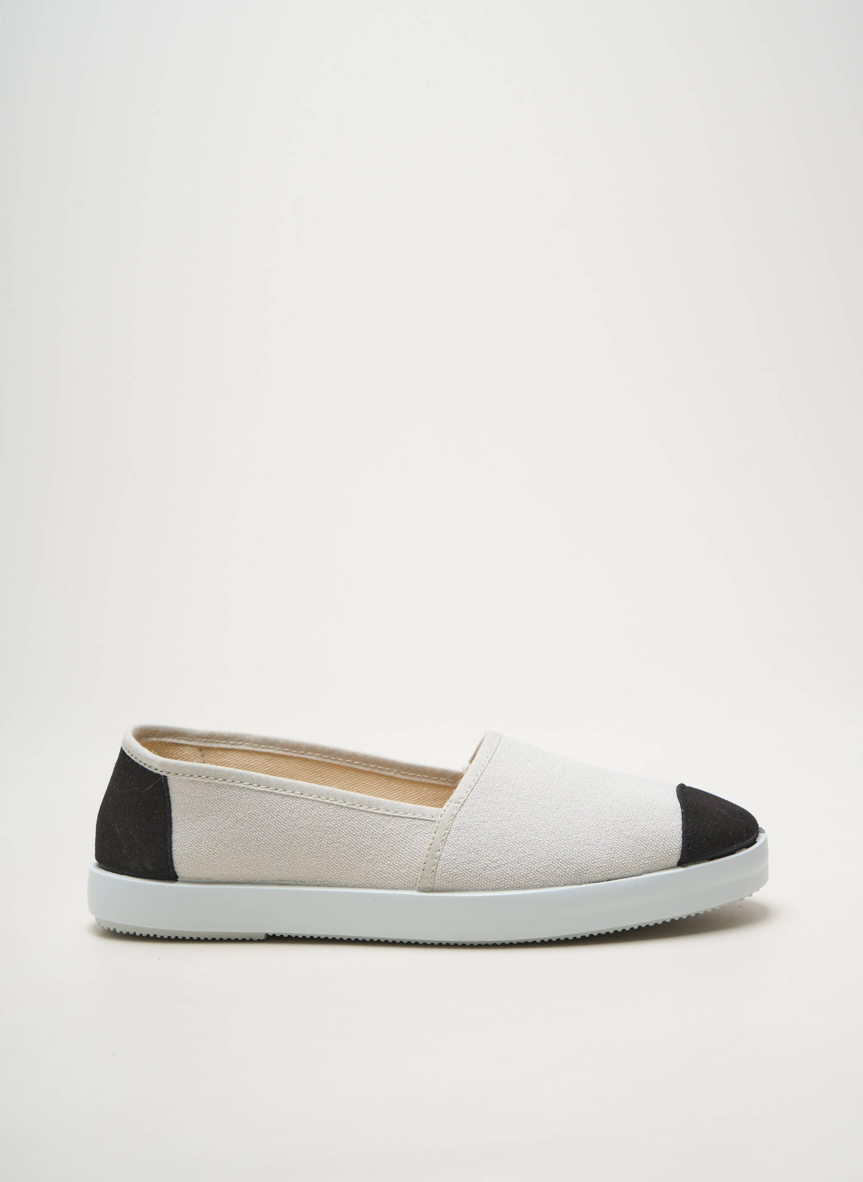 Slip-on batai apvalus mygtukas plokščias kulnas iki 3 cm bežinis HEINE moteris