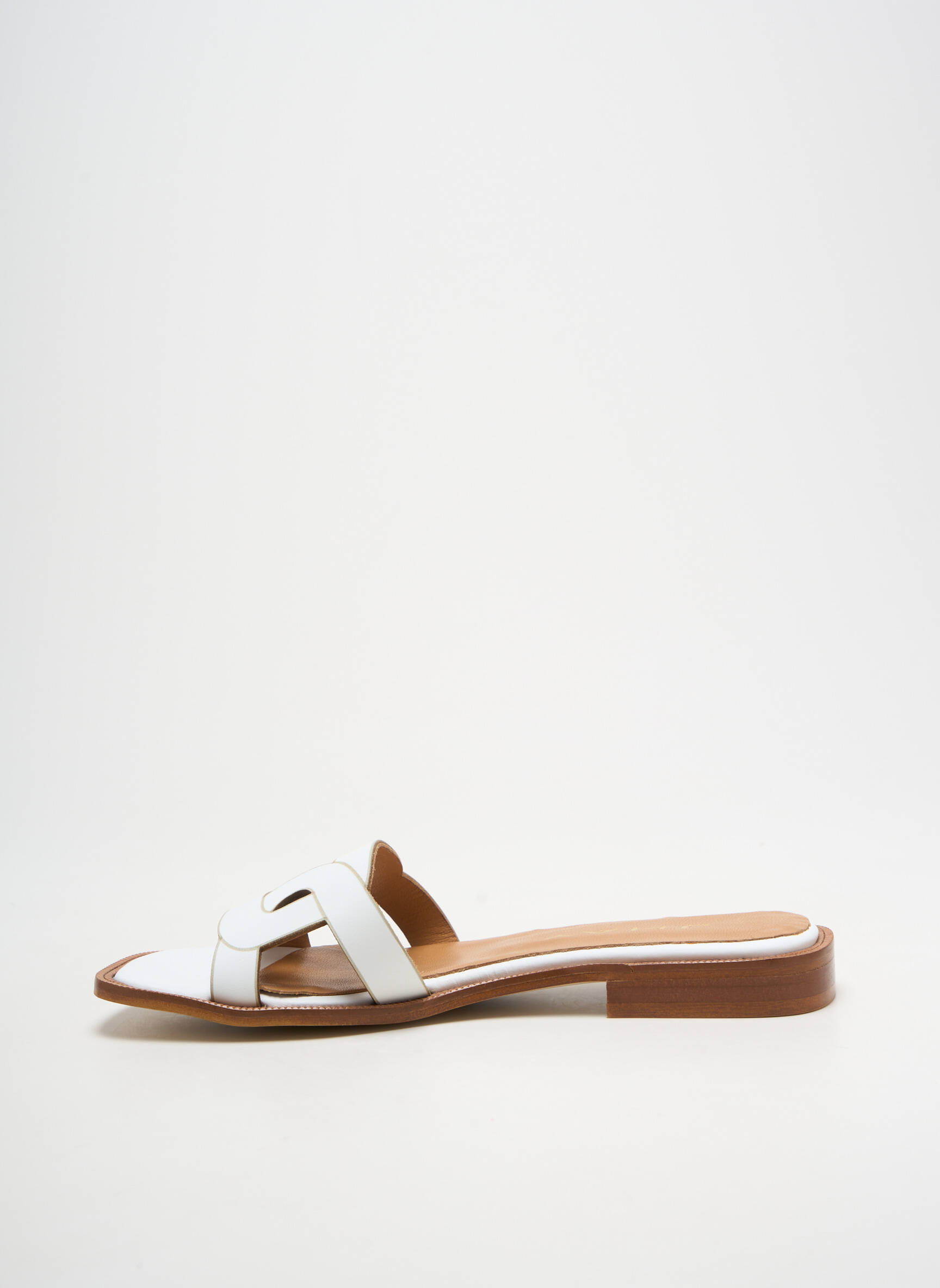 Mule/sabotai chiquet plokščias kulnas iki 3 cm baltas JHAY moteris