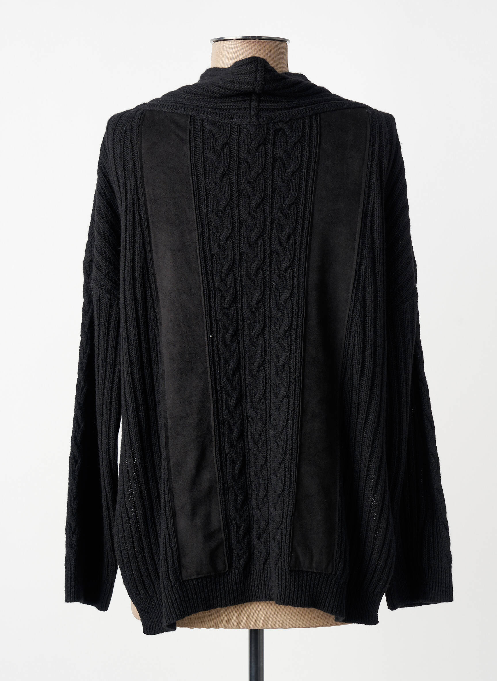 Megztinis centrinė iškirptė ilgos rankovės juodas TRICOT CHIC moteris